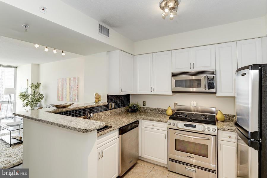 555 MASSACHUSETTS AVE NW #806, WASHINGTON, District Of Columbia 20001, 1 Bedroom Bedrooms, ,1 BathroomBathrooms,Residential,For sale,555 MASSACHUSETTS AVE NW #806,DCDC2230146 MLS # DCDC2230146