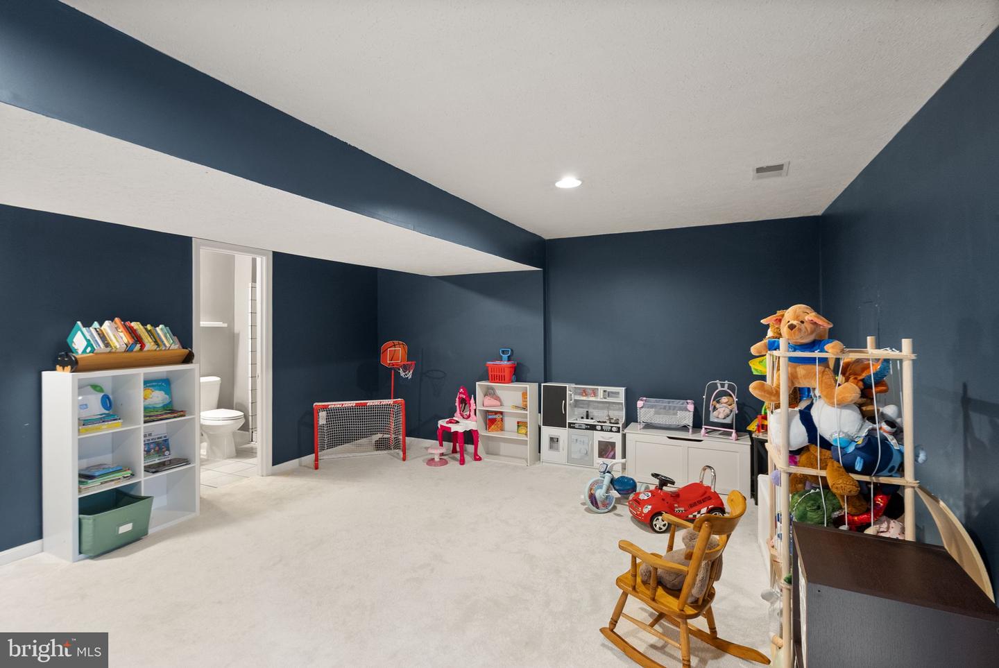 43273 CLEARNIGHT TER, ASHBURN, Virginia 20147, 3 Bedrooms Bedrooms, ,3 BathroomsBathrooms,Residential,For sale,43273 CLEARNIGHT TER,VALO2110472 MLS # VALO2110472