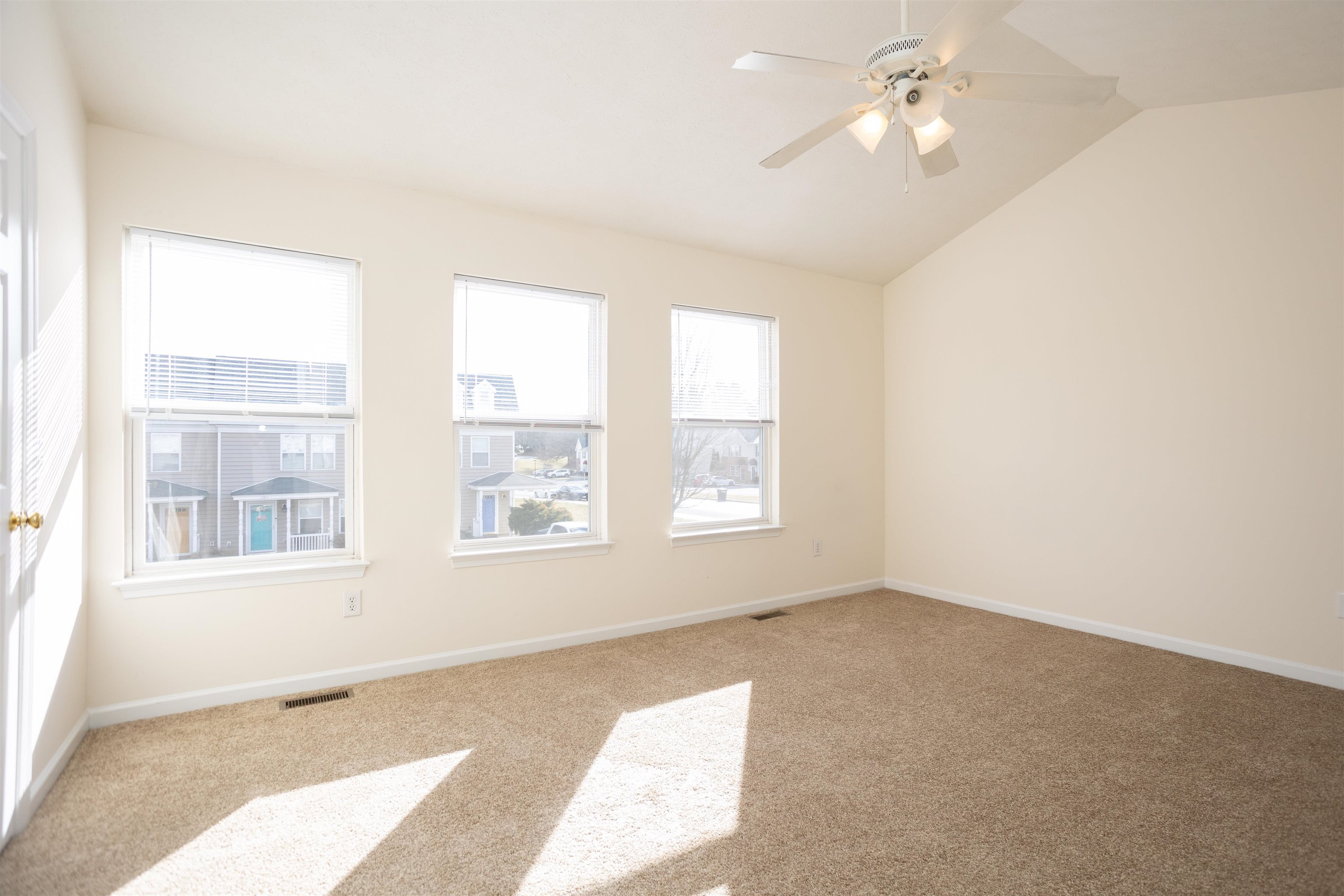 1295 OLD RICHMOND CIR, HARRISONBURG, Virginia 22802, 3 Bedrooms Bedrooms, ,2 BathroomsBathrooms,Residential,1295 OLD RICHMOND CIR,672531 MLS # 672531