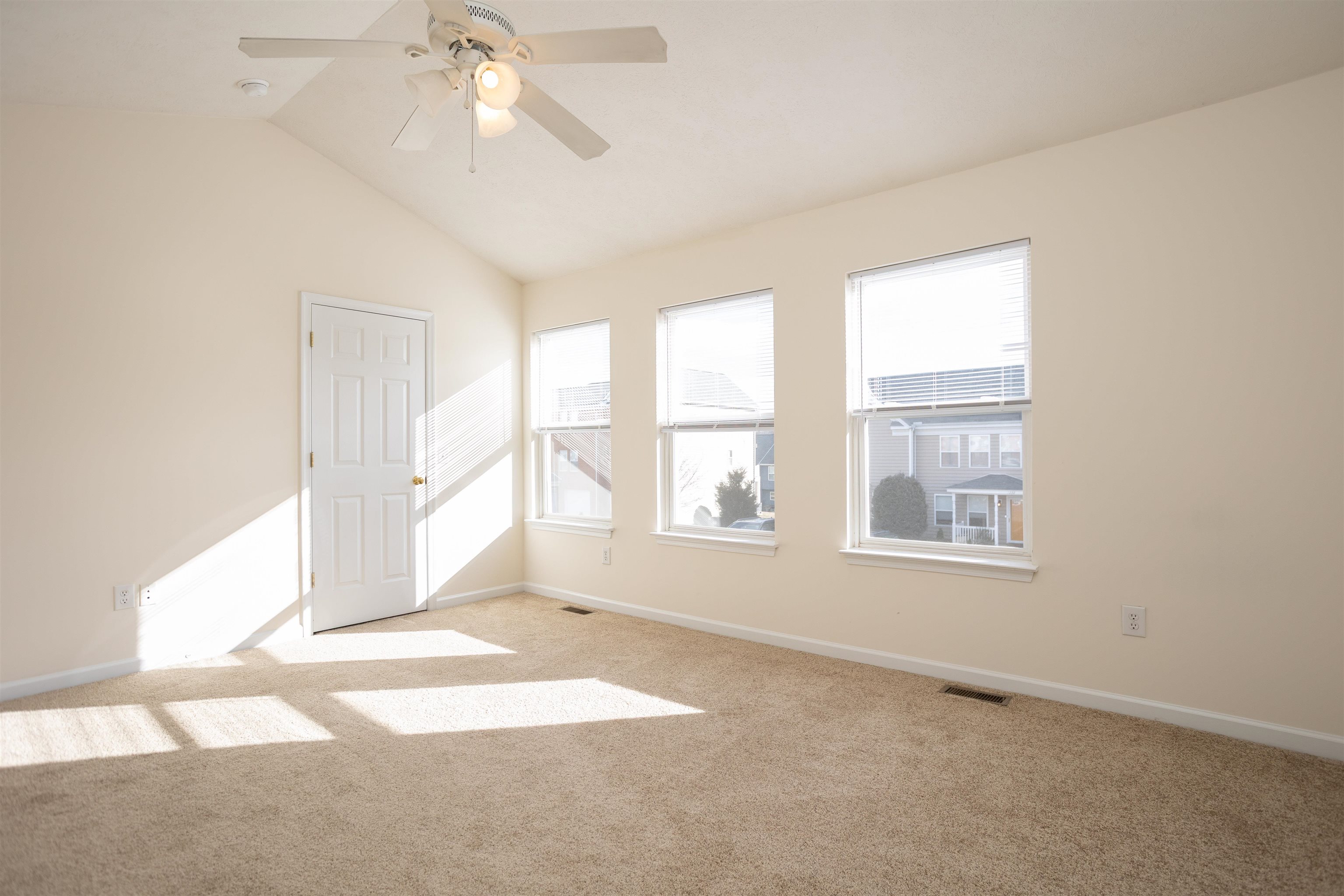 1295 OLD RICHMOND CIR, HARRISONBURG, Virginia 22802, 3 Bedrooms Bedrooms, ,2 BathroomsBathrooms,Residential,1295 OLD RICHMOND CIR,672531 MLS # 672531