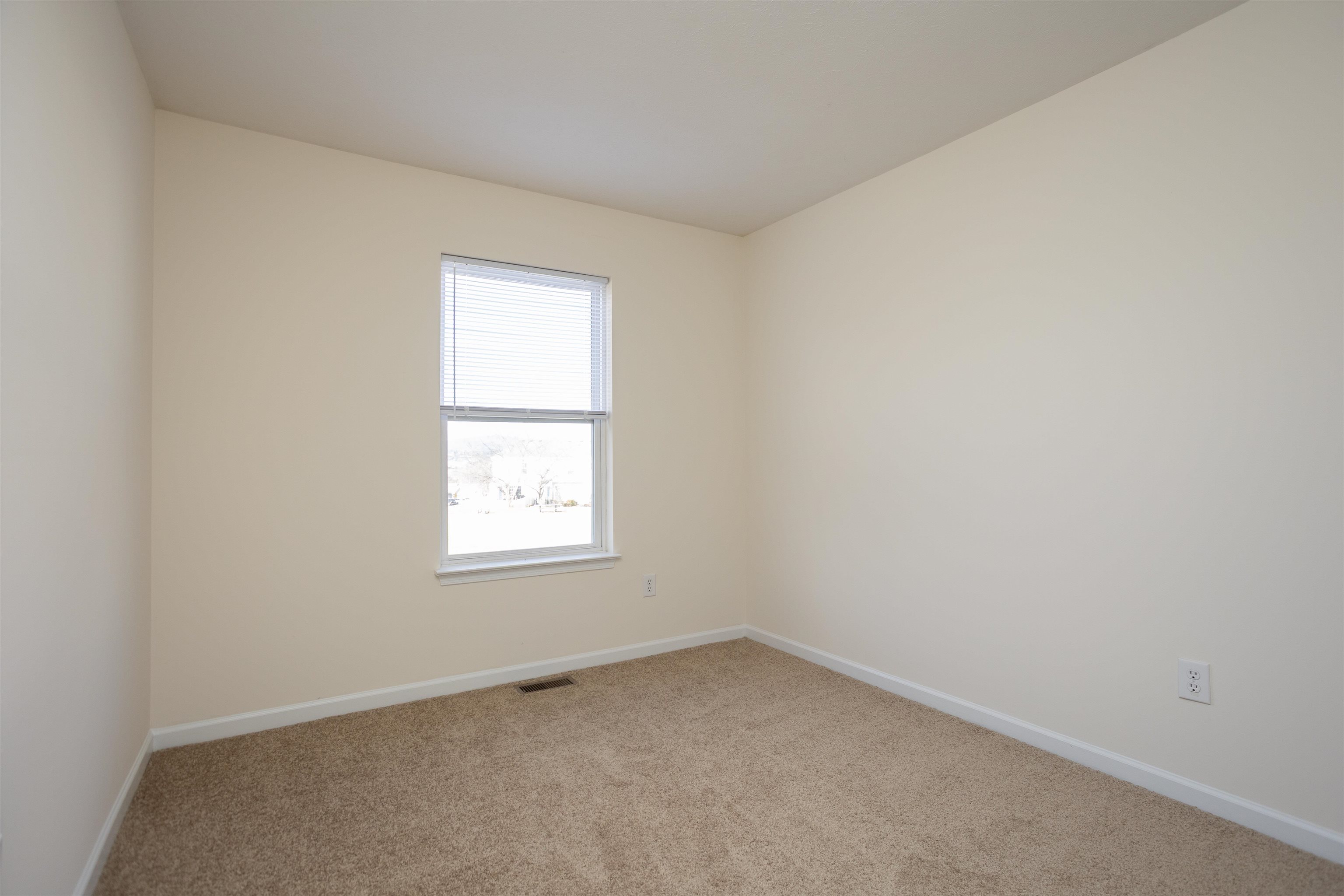 1295 OLD RICHMOND CIR, HARRISONBURG, Virginia 22802, 3 Bedrooms Bedrooms, ,2 BathroomsBathrooms,Residential,1295 OLD RICHMOND CIR,672531 MLS # 672531