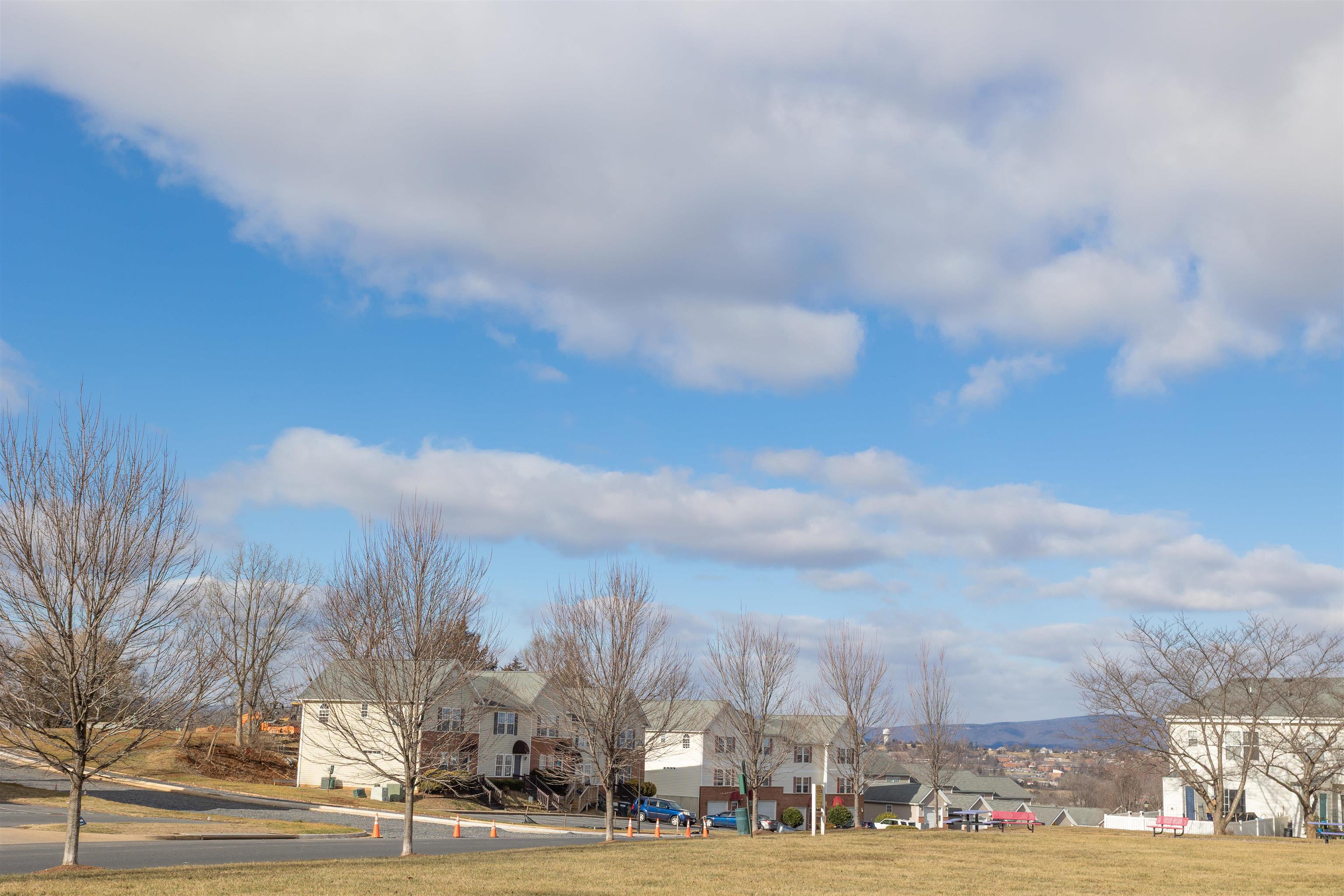 1295 OLD RICHMOND CIR, HARRISONBURG, Virginia 22802, 3 Bedrooms Bedrooms, ,2 BathroomsBathrooms,Residential,1295 OLD RICHMOND CIR,672531 MLS # 672531