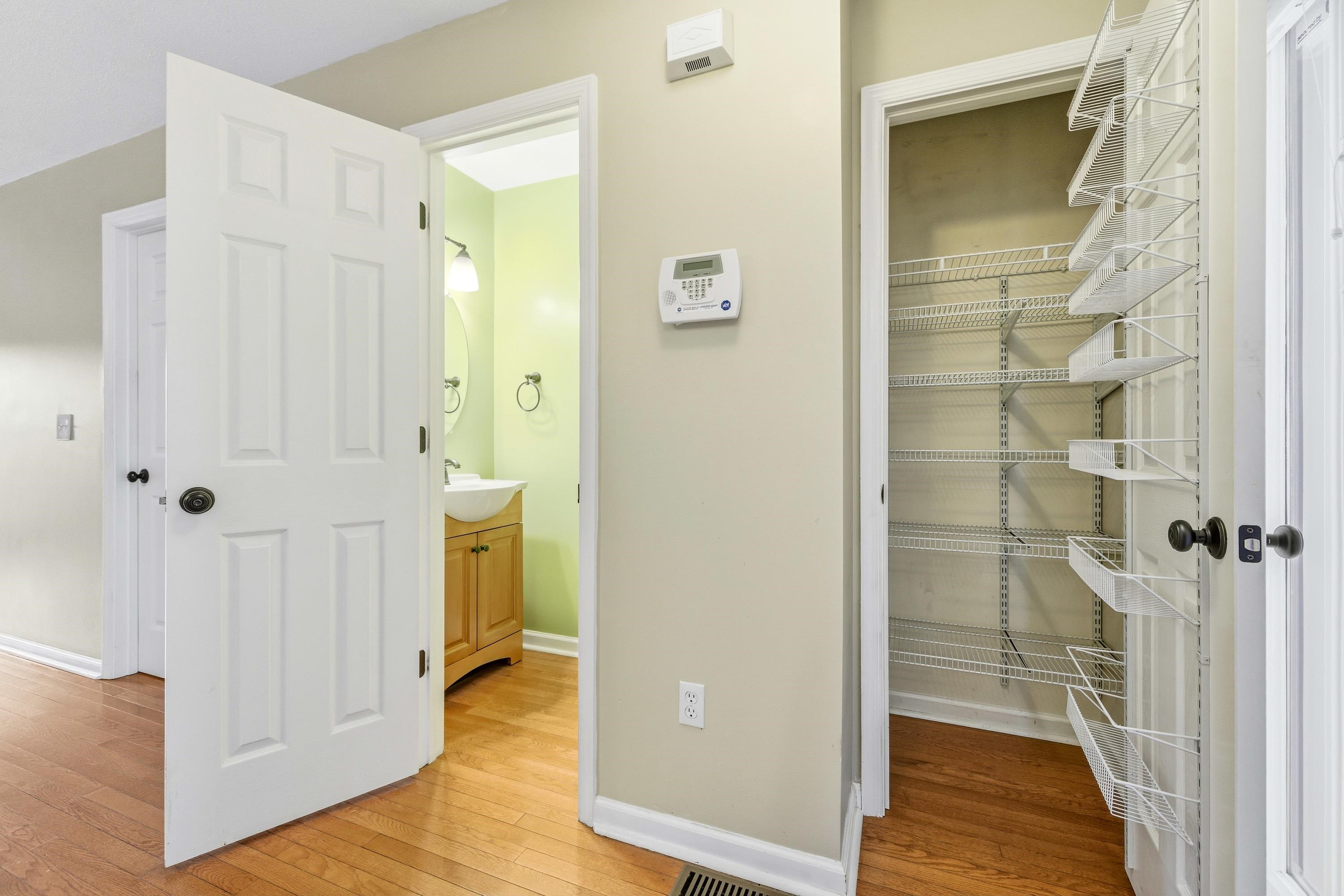 216 WALNUT DR, BROADWAY, Virginia 22815, 3 Bedrooms Bedrooms, ,2 BathroomsBathrooms,Residential,216 WALNUT DR,672533 MLS # 672533