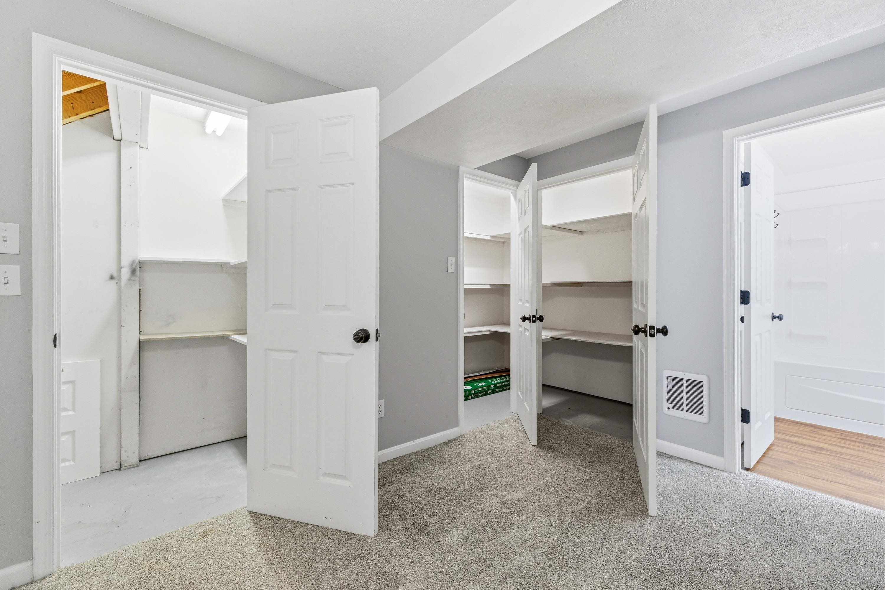 216 WALNUT DR, BROADWAY, Virginia 22815, 3 Bedrooms Bedrooms, ,2 BathroomsBathrooms,Residential,216 WALNUT DR,672533 MLS # 672533