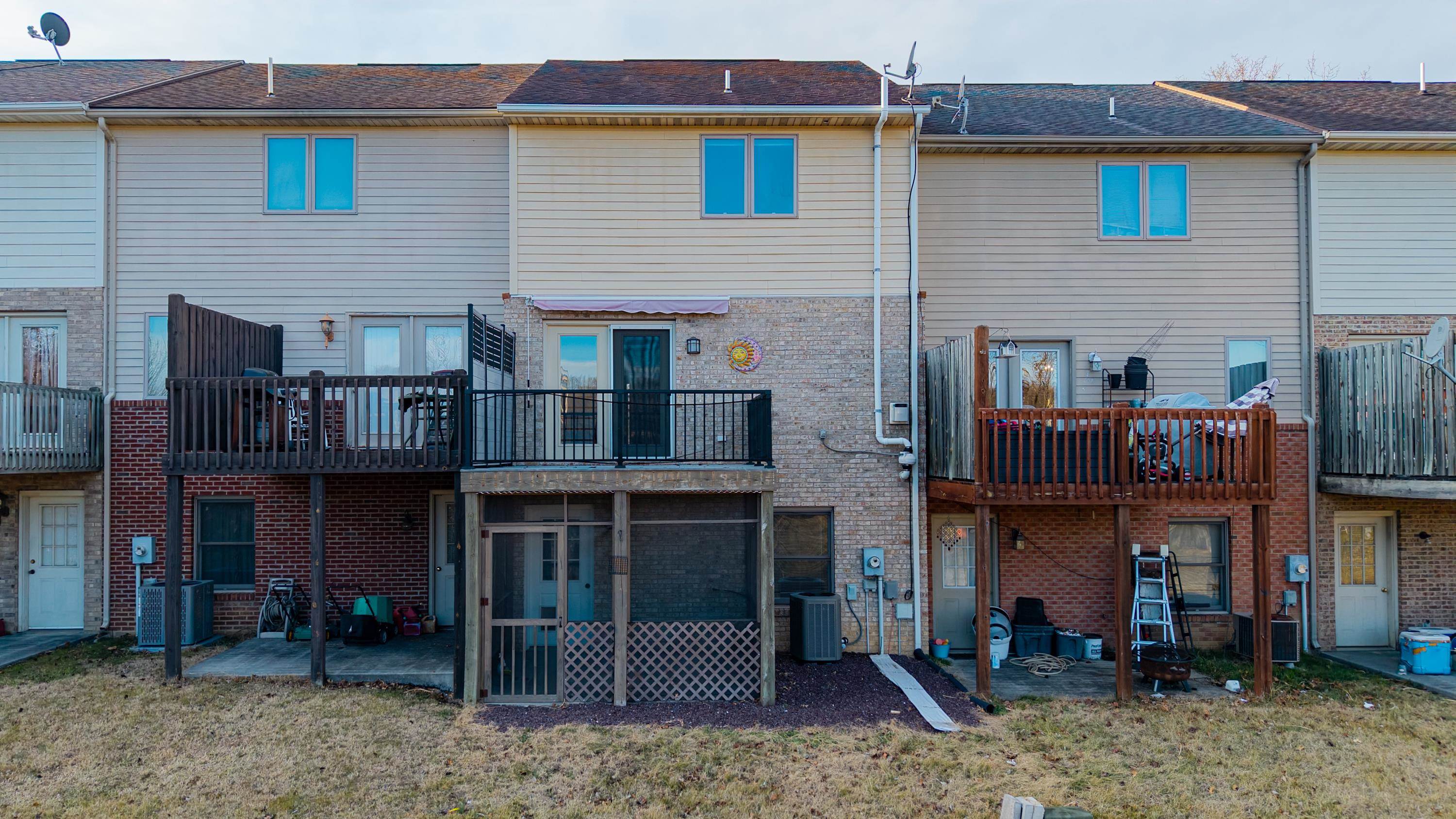 216 WALNUT DR, BROADWAY, Virginia 22815, 3 Bedrooms Bedrooms, ,2 BathroomsBathrooms,Residential,216 WALNUT DR,672533 MLS # 672533