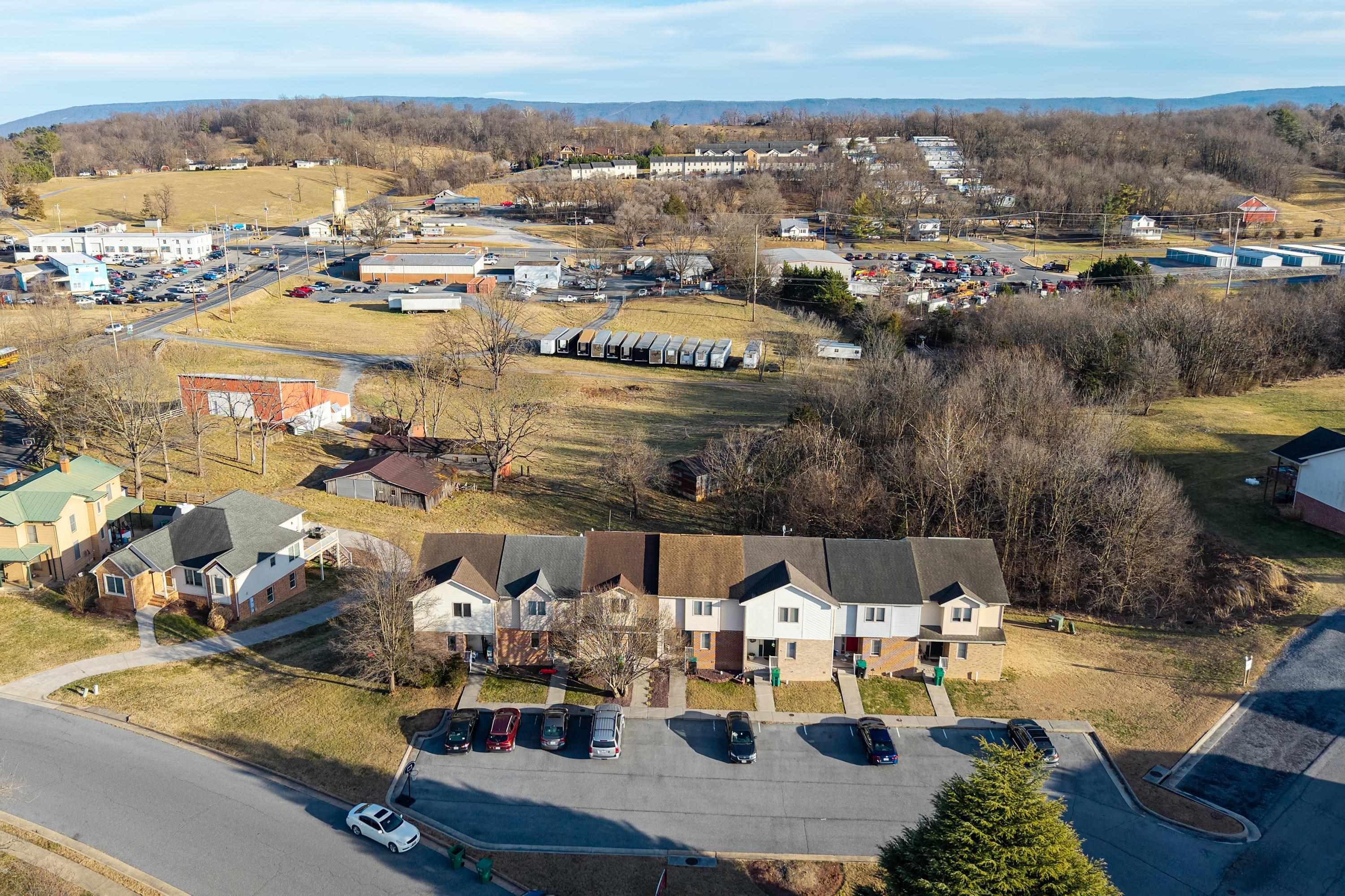 216 WALNUT DR, BROADWAY, Virginia 22815, 3 Bedrooms Bedrooms, ,2 BathroomsBathrooms,Residential,216 WALNUT DR,672533 MLS # 672533