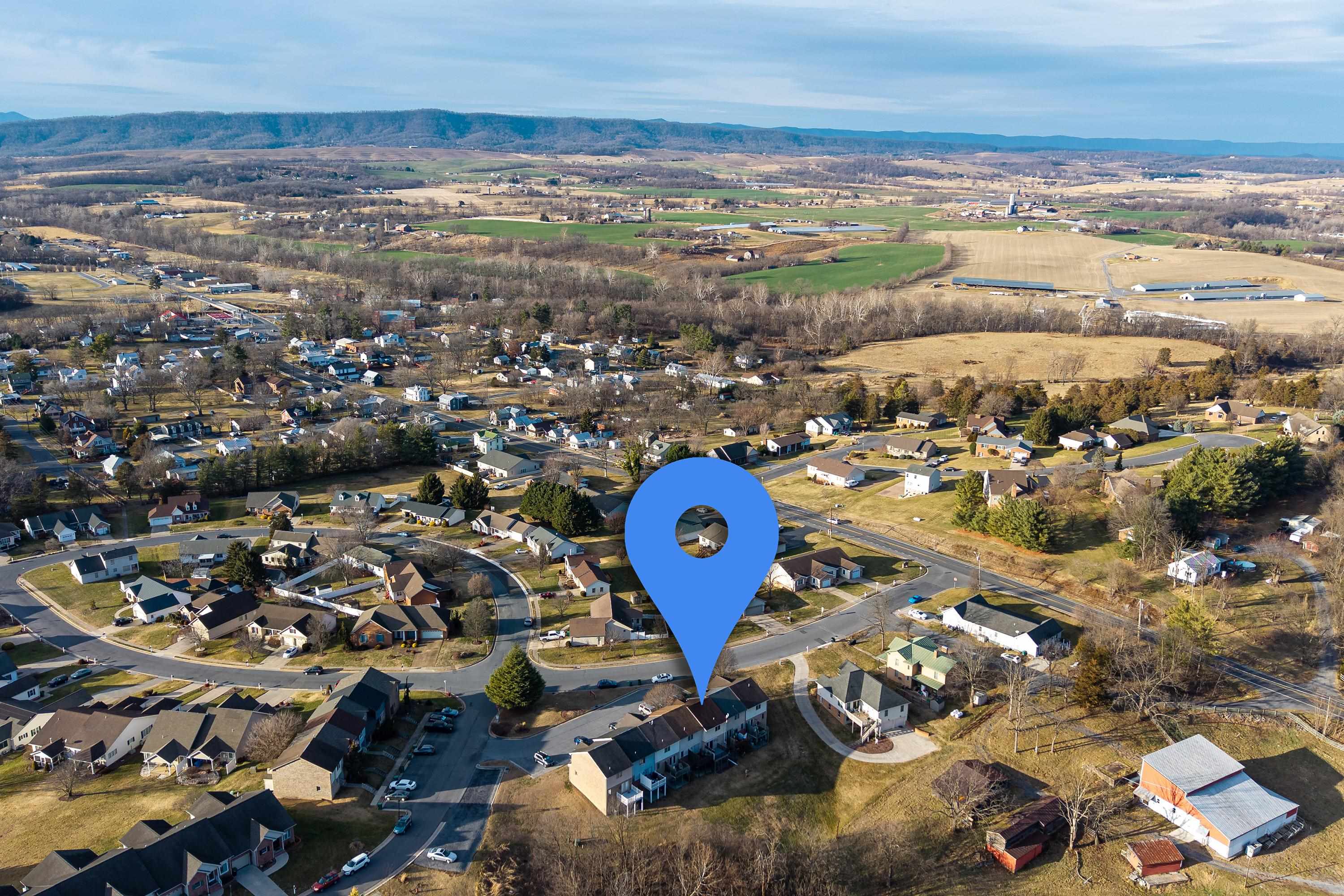 216 WALNUT DR, BROADWAY, Virginia 22815, 3 Bedrooms Bedrooms, ,2 BathroomsBathrooms,Residential,216 WALNUT DR,672533 MLS # 672533