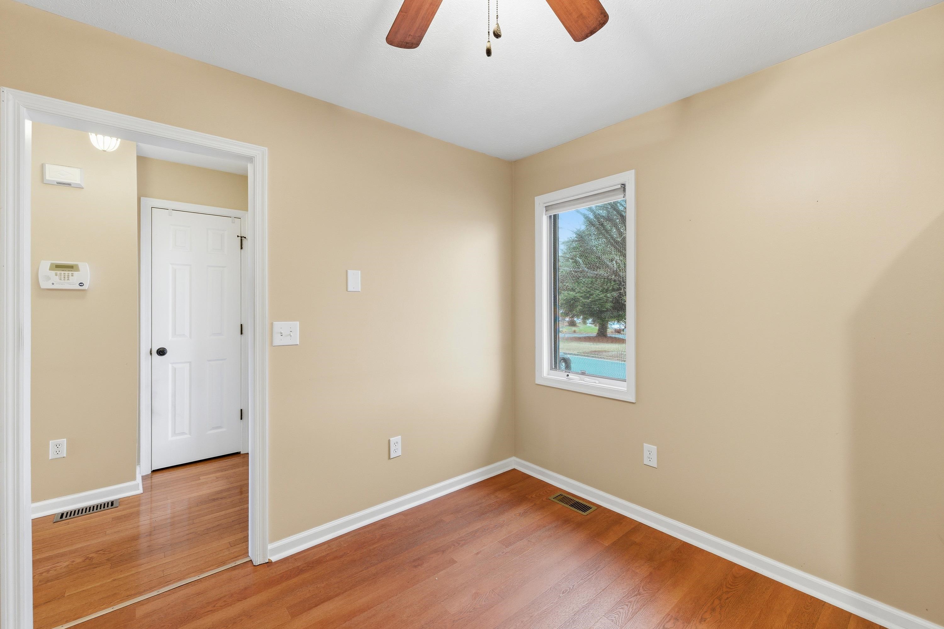 216 WALNUT DR, BROADWAY, Virginia 22815, 3 Bedrooms Bedrooms, ,2 BathroomsBathrooms,Residential,216 WALNUT DR,672533 MLS # 672533