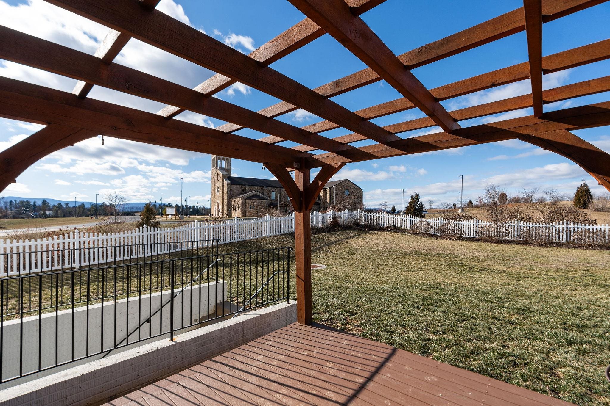 213 OAKBRIDGE DR, WAYNESBORO, Virginia 22980, 4 Bedrooms Bedrooms, ,2 BathroomsBathrooms,Residential,213 OAKBRIDGE DR,672534 MLS # 672534