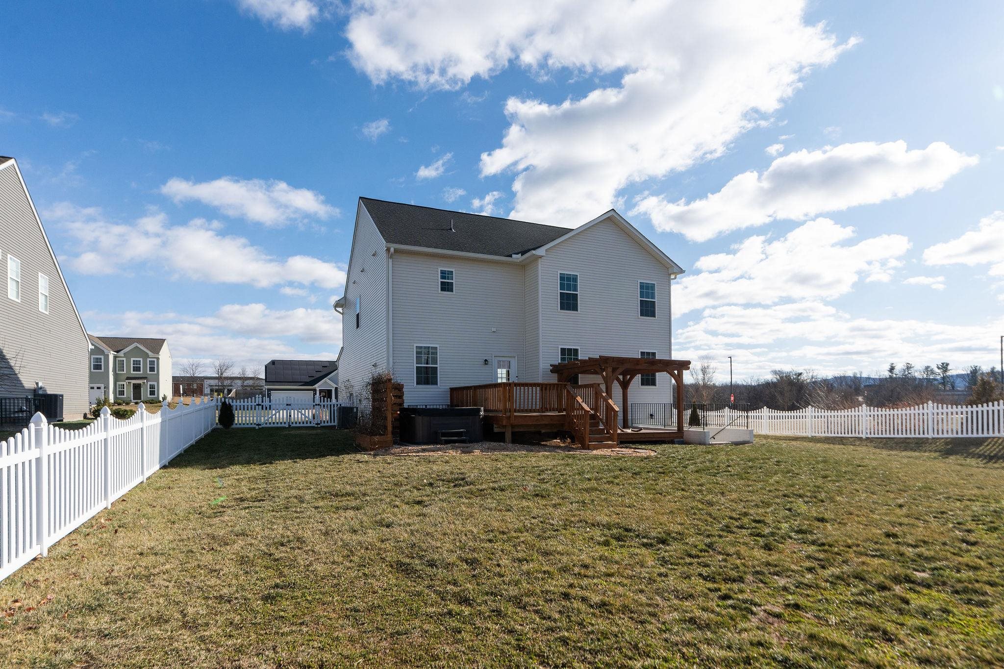 213 OAKBRIDGE DR, WAYNESBORO, Virginia 22980, 4 Bedrooms Bedrooms, ,2 BathroomsBathrooms,Residential,213 OAKBRIDGE DR,672534 MLS # 672534