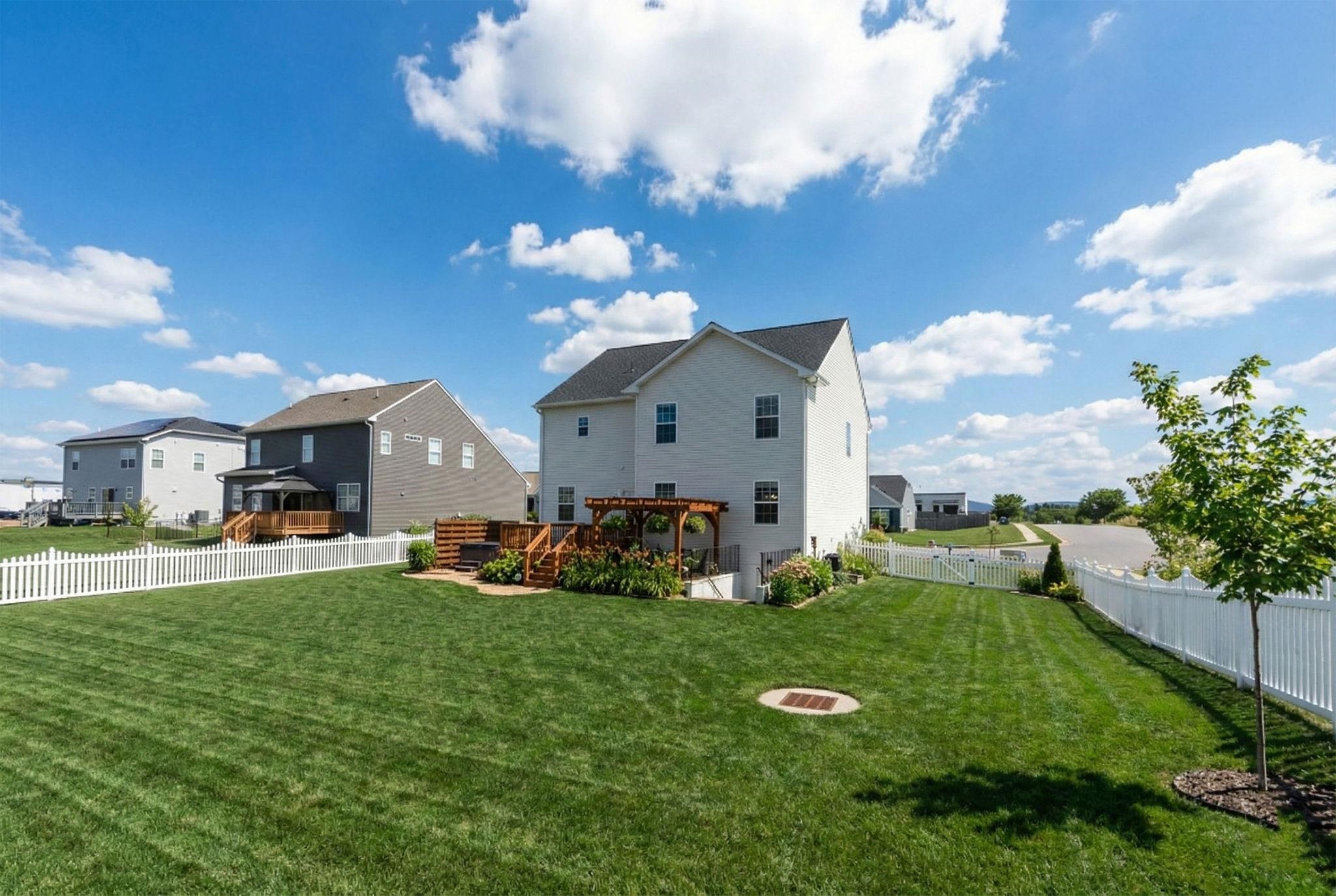 213 OAKBRIDGE DR, WAYNESBORO, Virginia 22980, 4 Bedrooms Bedrooms, ,2 BathroomsBathrooms,Residential,213 OAKBRIDGE DR,672534 MLS # 672534