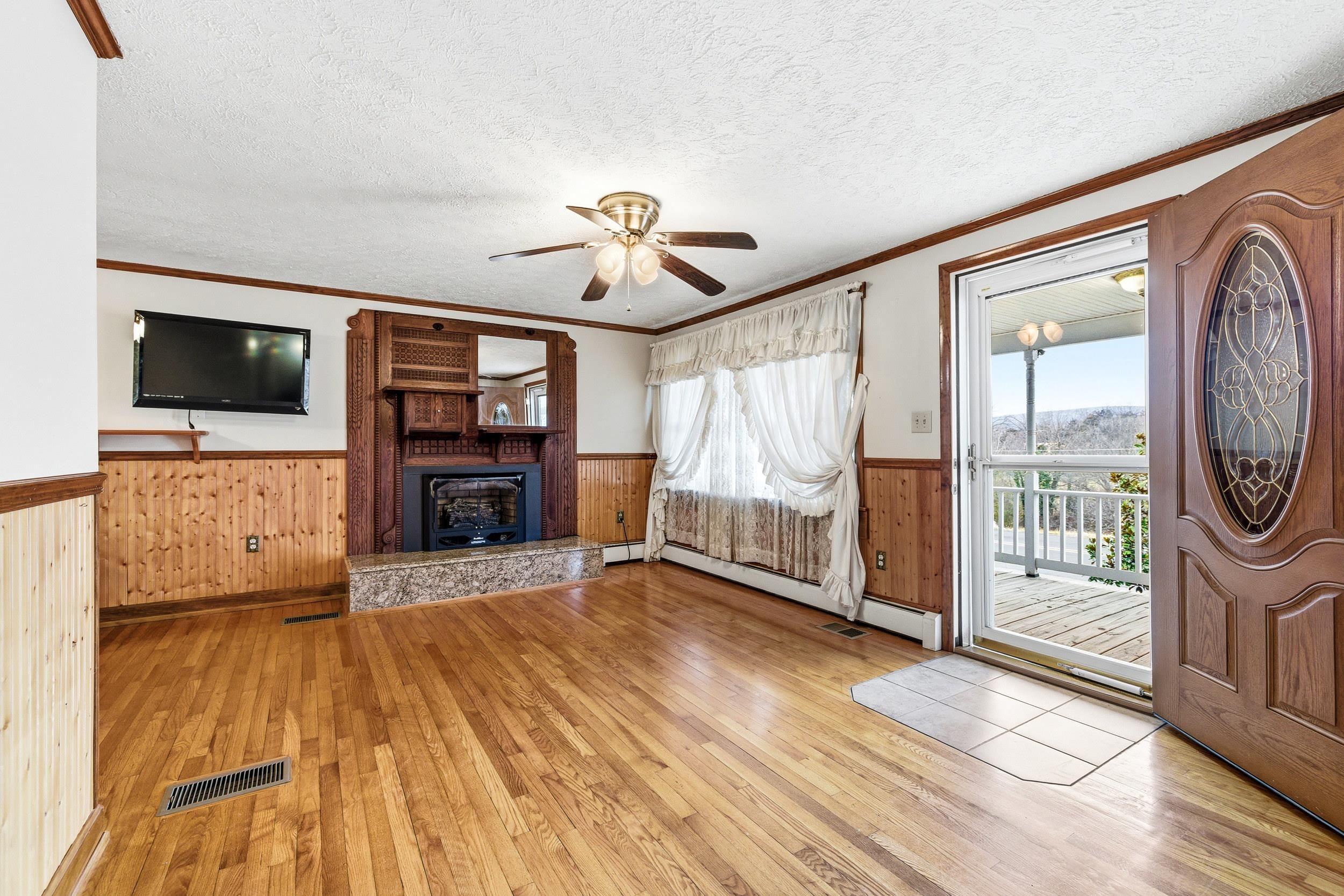 5009 MILL CREEK RD, LURAY, Virginia 22835, 2 Bedrooms Bedrooms, ,1 BathroomBathrooms,Residential,5009 MILL CREEK RD,672541 MLS # 672541