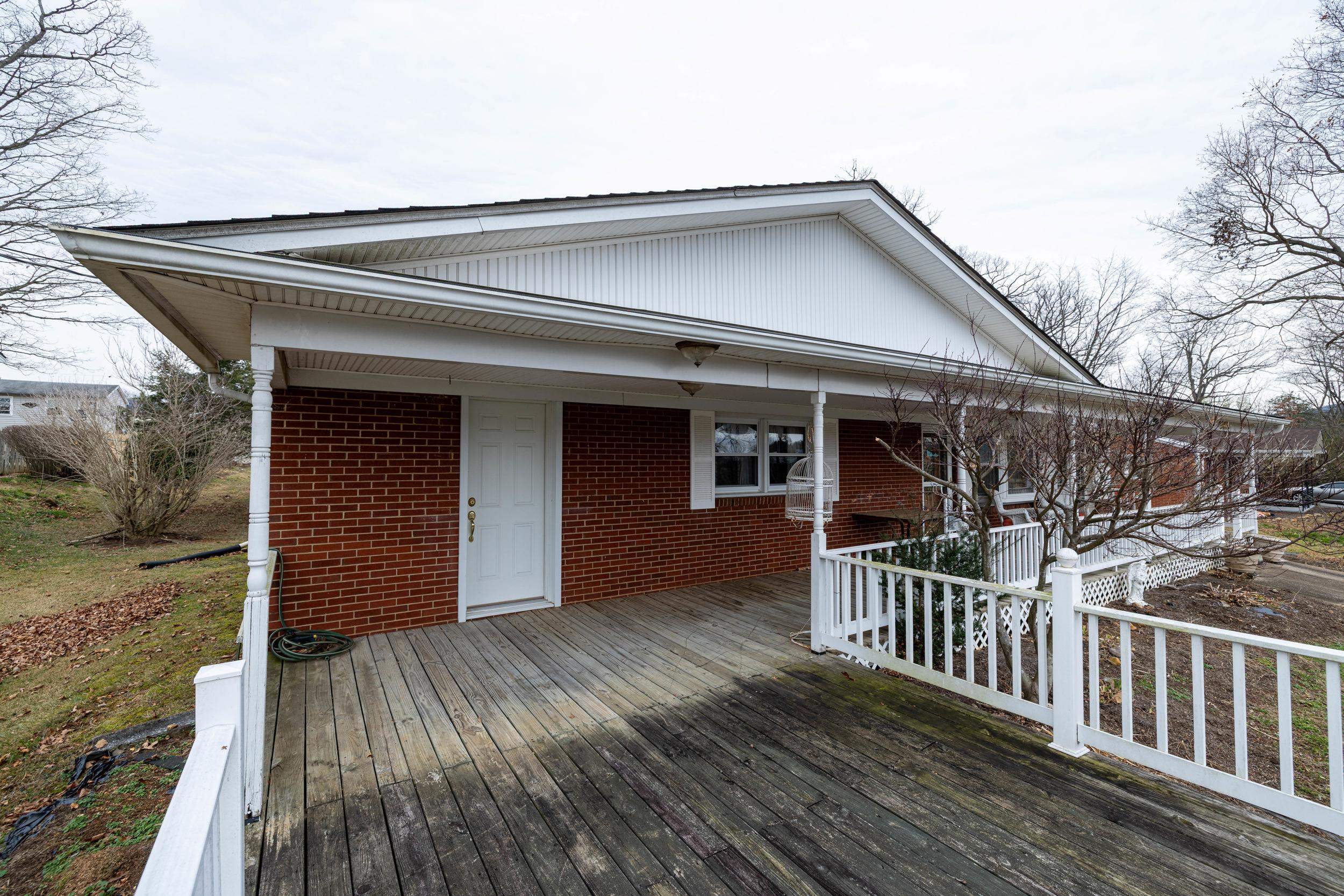 5009 MILL CREEK RD, LURAY, Virginia 22835, 2 Bedrooms Bedrooms, ,1 BathroomBathrooms,Residential,5009 MILL CREEK RD,672541 MLS # 672541