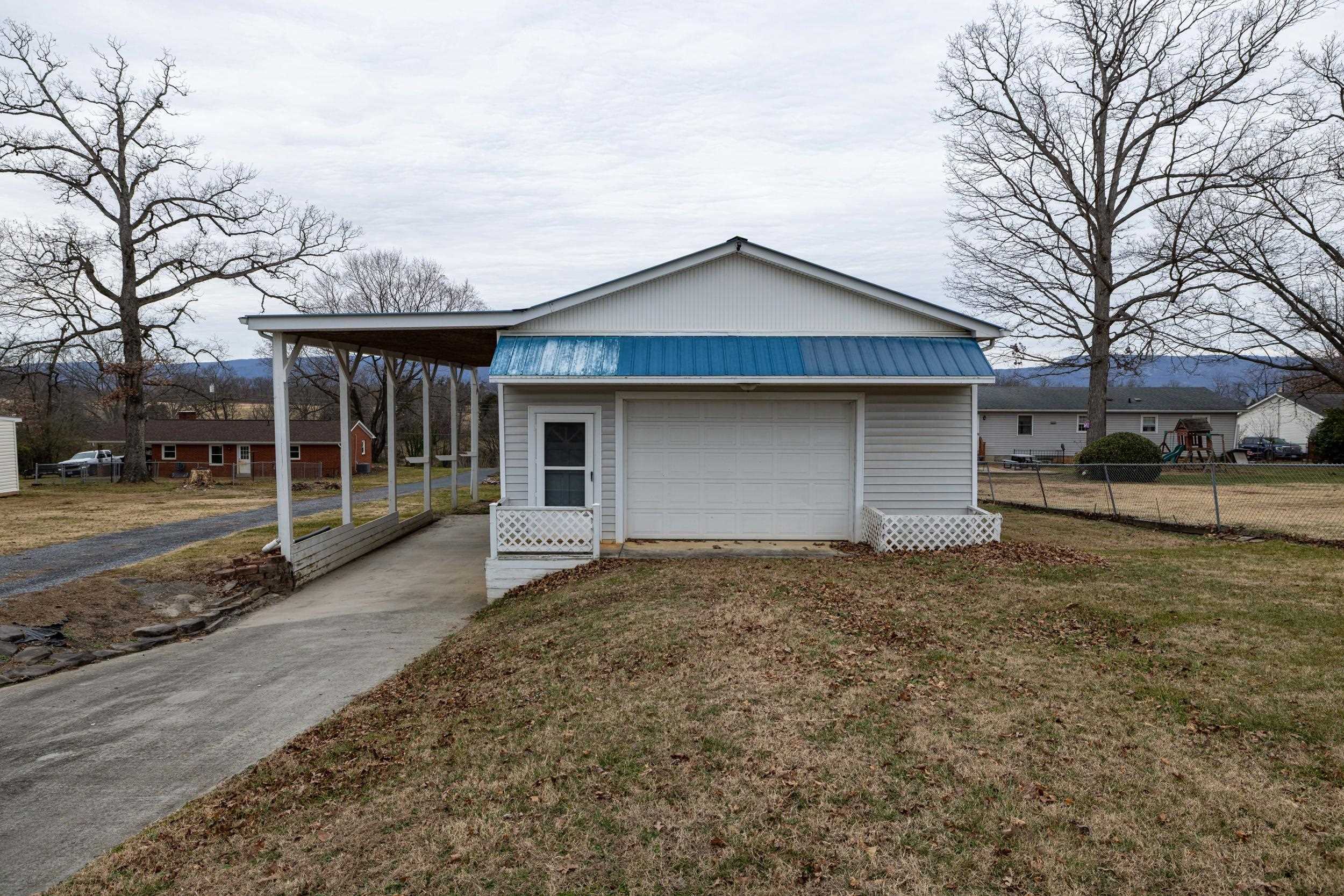 5009 MILL CREEK RD, LURAY, Virginia 22835, 2 Bedrooms Bedrooms, ,1 BathroomBathrooms,Residential,5009 MILL CREEK RD,672541 MLS # 672541