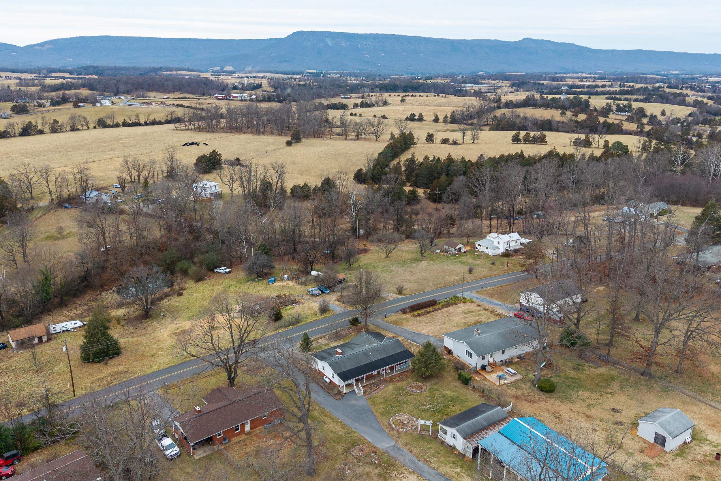 5009 MILL CREEK RD, LURAY, Virginia 22835, 2 Bedrooms Bedrooms, ,1 BathroomBathrooms,Residential,5009 MILL CREEK RD,672541 MLS # 672541