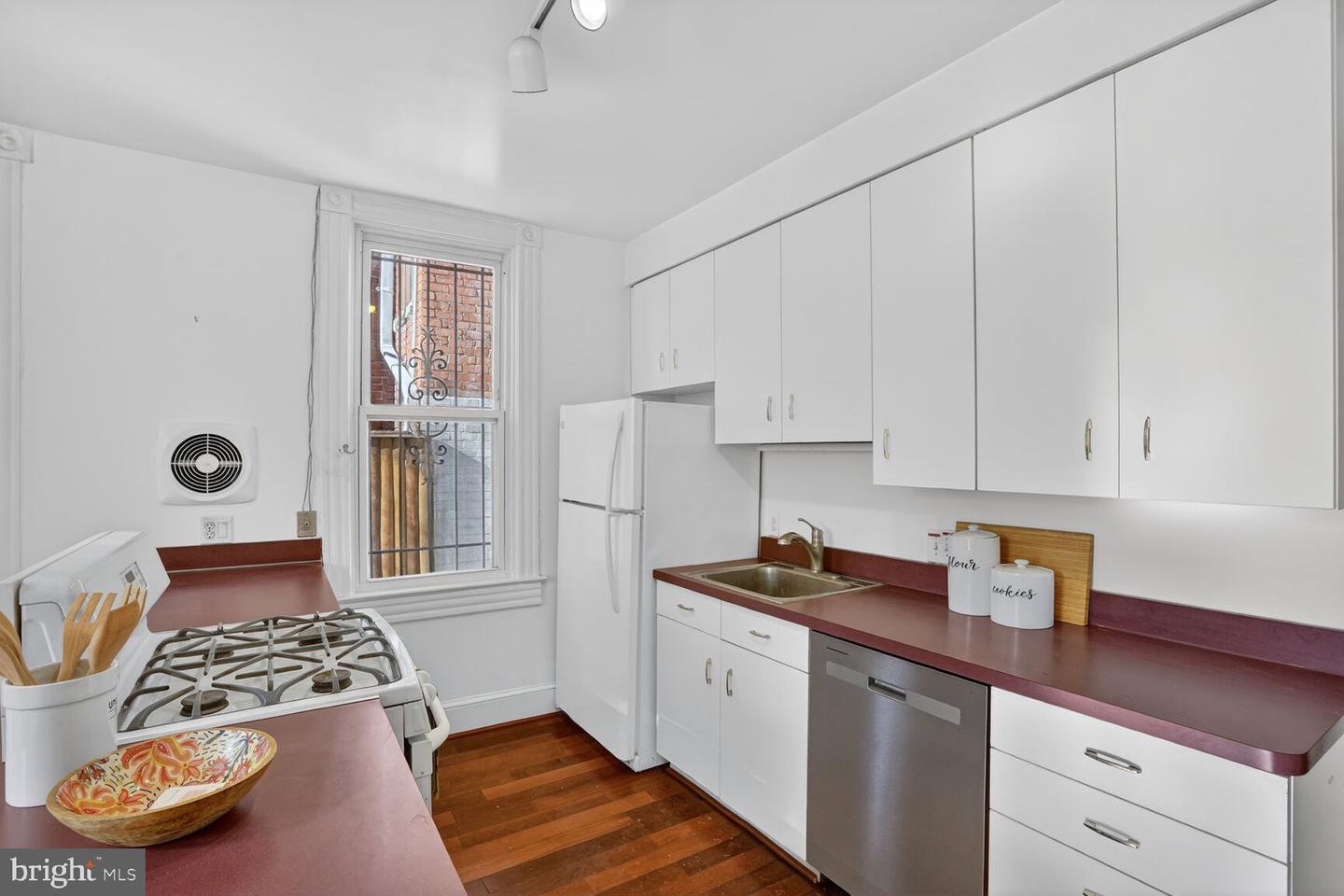 1634 R ST NW, WASHINGTON, District Of Columbia 20009, 3 Bedrooms Bedrooms, ,2 BathroomsBathrooms,Residential,For sale,1634 R ST NW,DCDC2232286 MLS # DCDC2232286