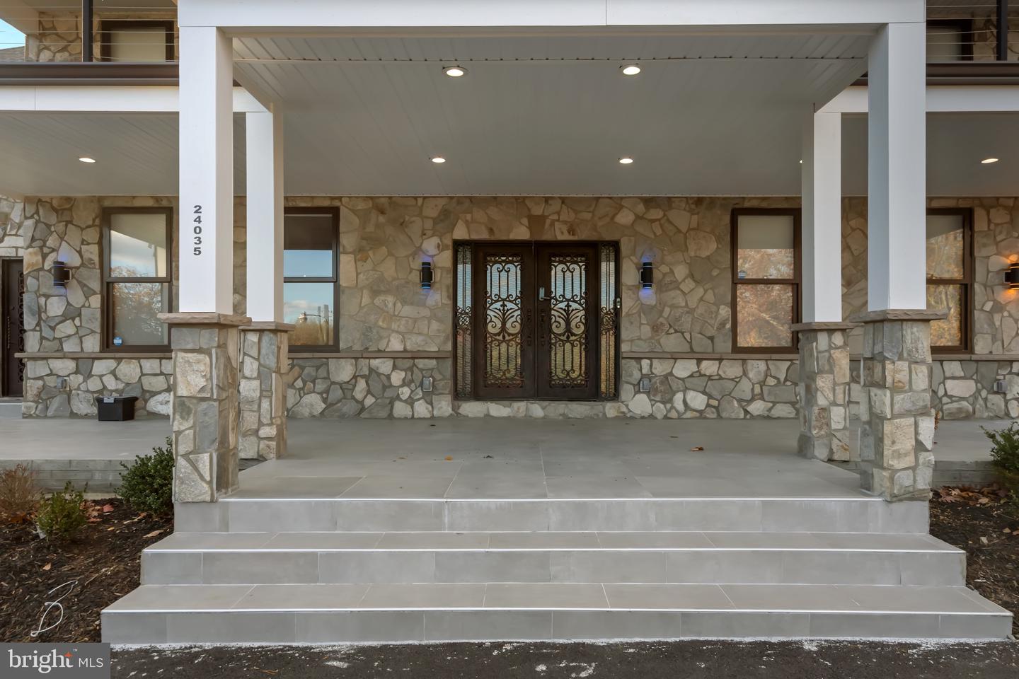 24035 NEW MOUNTAIN RD, ALDIE, Virginia 20105, 3 Bedrooms Bedrooms, ,2 BathroomsBathrooms,Residential,For sale,24035 NEW MOUNTAIN RD,VALO2111762 MLS # VALO2111762