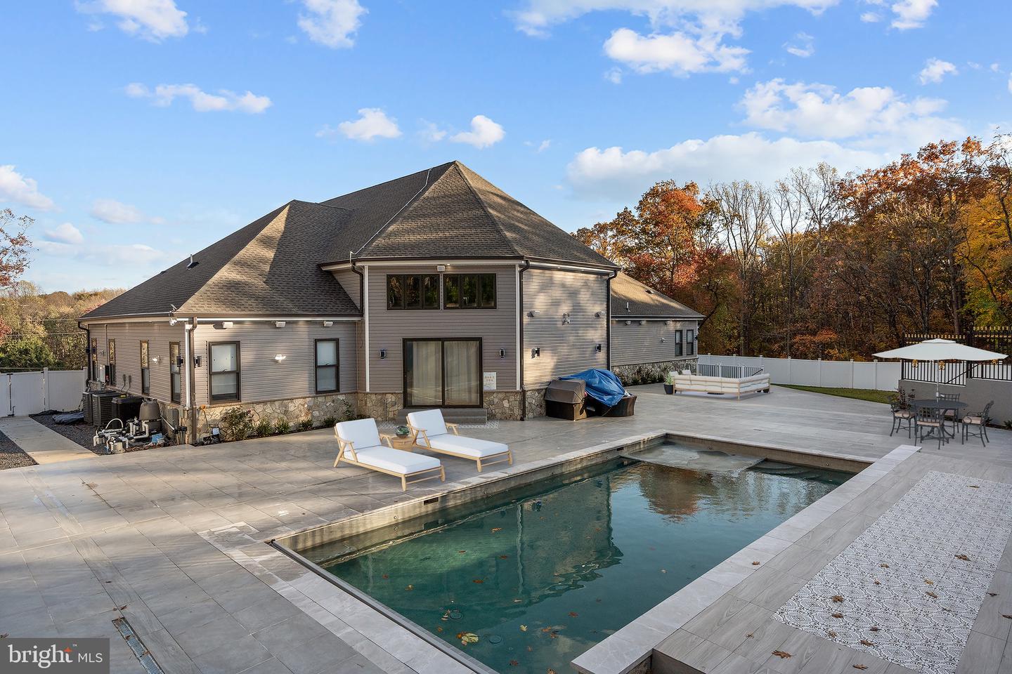 24035 NEW MOUNTAIN RD, ALDIE, Virginia 20105, 3 Bedrooms Bedrooms, ,2 BathroomsBathrooms,Residential,For sale,24035 NEW MOUNTAIN RD,VALO2111762 MLS # VALO2111762