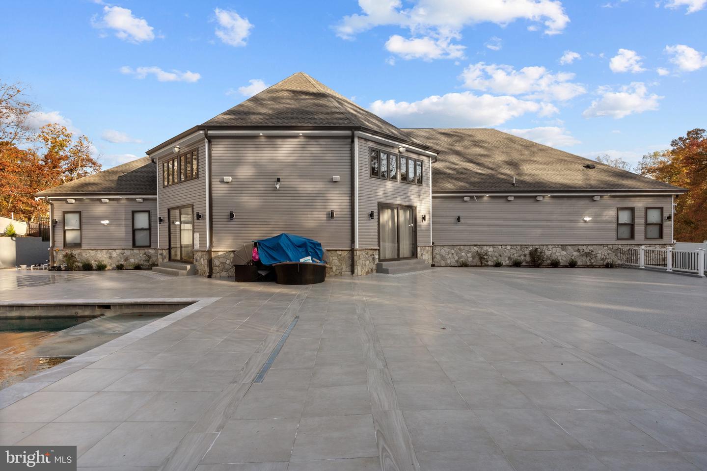 24035 NEW MOUNTAIN RD, ALDIE, Virginia 20105, 3 Bedrooms Bedrooms, ,2 BathroomsBathrooms,Residential,For sale,24035 NEW MOUNTAIN RD,VALO2111762 MLS # VALO2111762