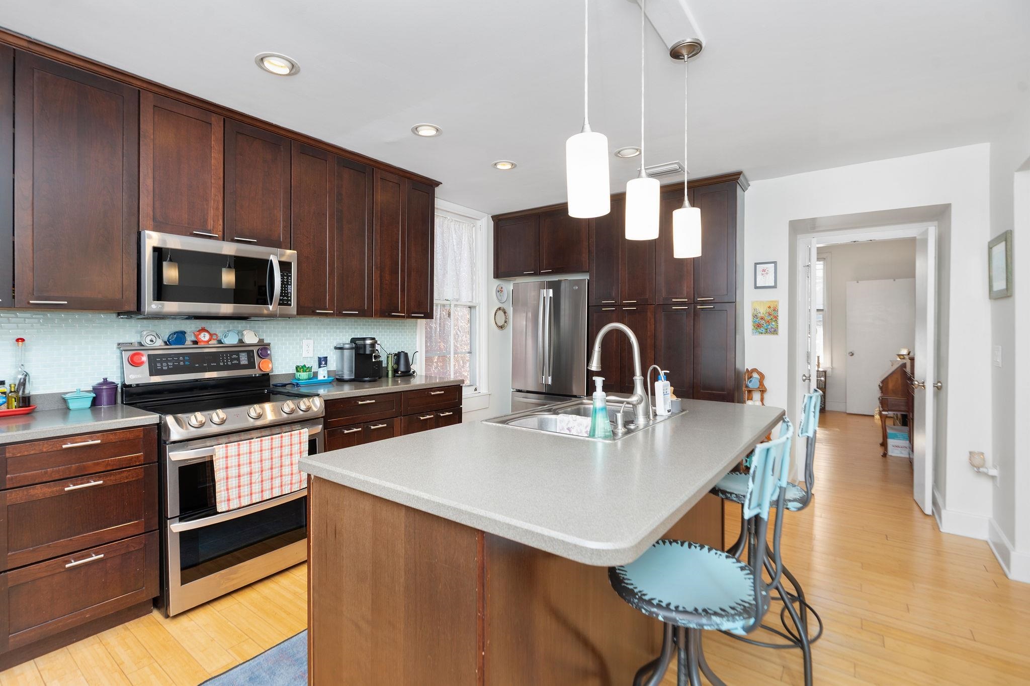 309 W BEVERLEY ST, STAUNTON, Virginia 24401, 3 Bedrooms Bedrooms, ,3 BathroomsBathrooms,Residential,309 W BEVERLEY ST,672546 MLS # 672546