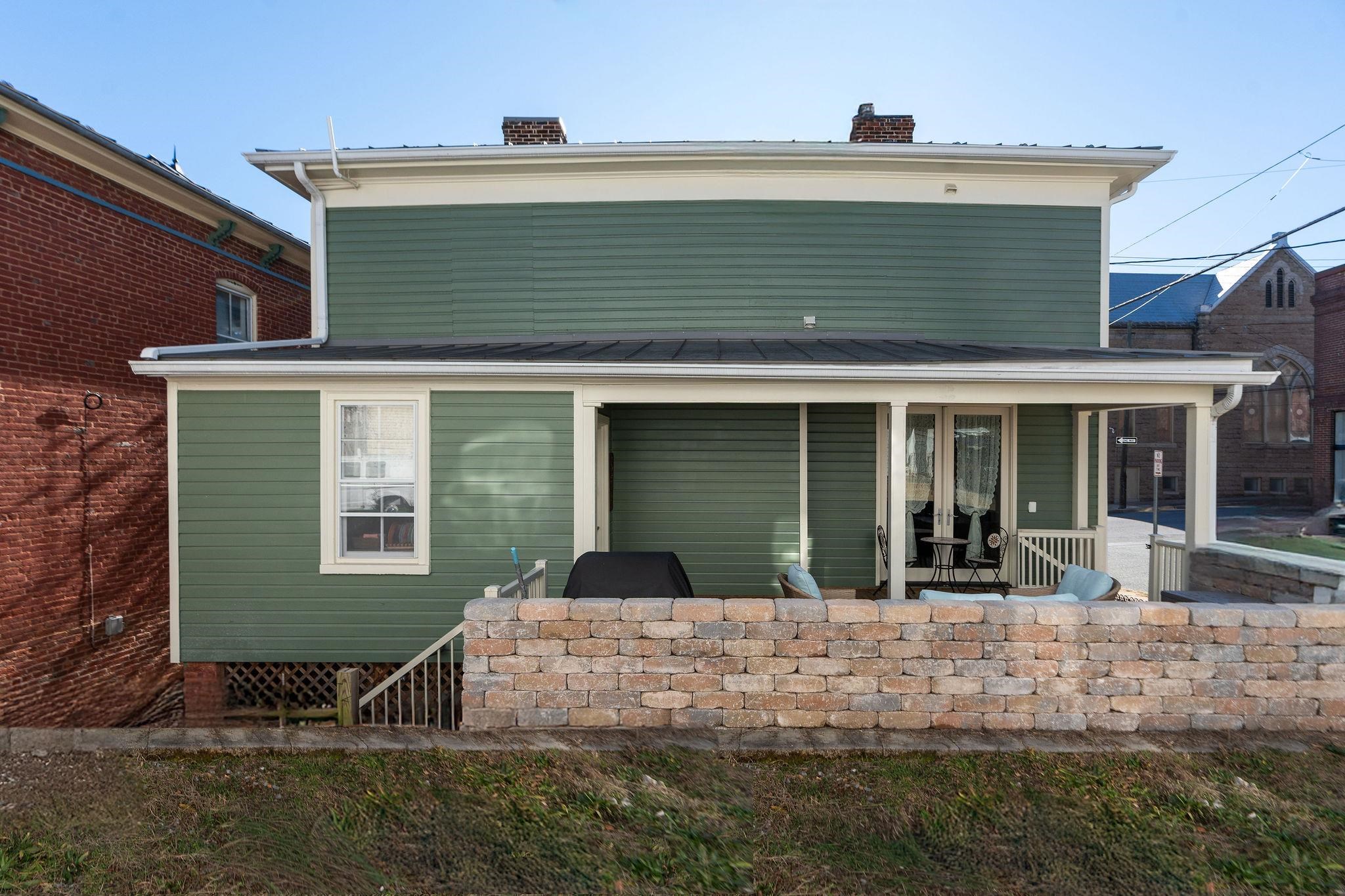 309 W BEVERLEY ST, STAUNTON, Virginia 24401, 3 Bedrooms Bedrooms, ,3 BathroomsBathrooms,Residential,309 W BEVERLEY ST,672546 MLS # 672546