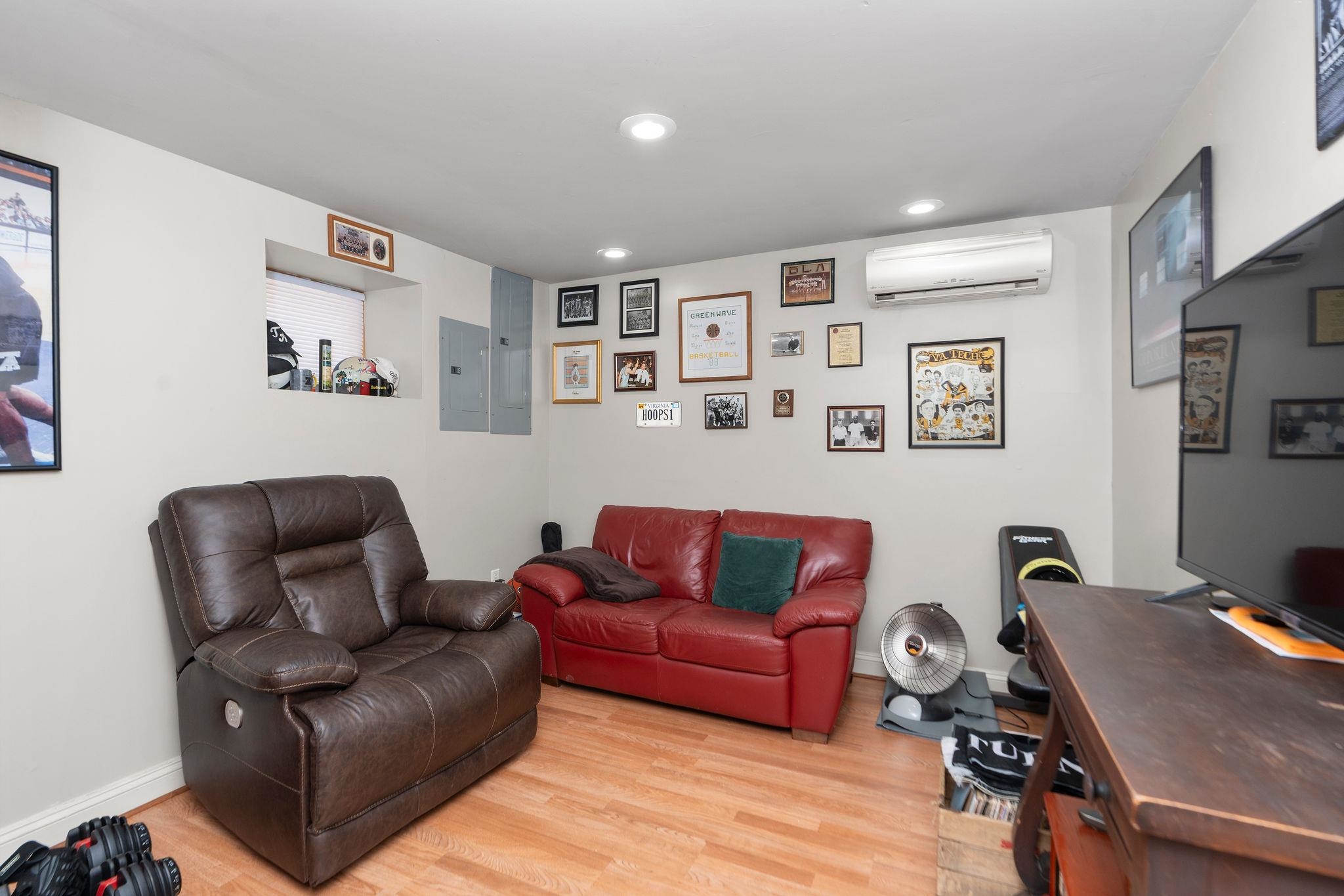 309 W BEVERLEY ST, STAUNTON, Virginia 24401, 3 Bedrooms Bedrooms, ,3 BathroomsBathrooms,Residential,309 W BEVERLEY ST,672546 MLS # 672546