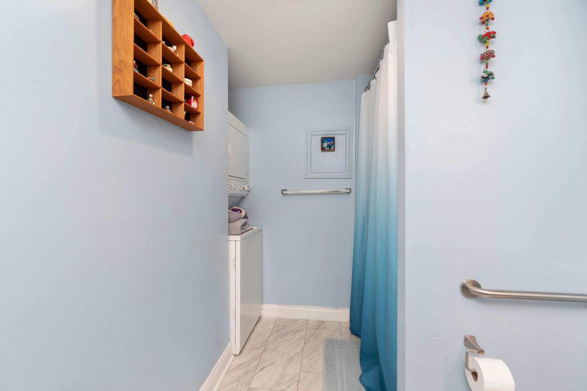 309 W BEVERLEY ST, STAUNTON, Virginia 24401, 3 Bedrooms Bedrooms, ,3 BathroomsBathrooms,Residential,309 W BEVERLEY ST,672546 MLS # 672546