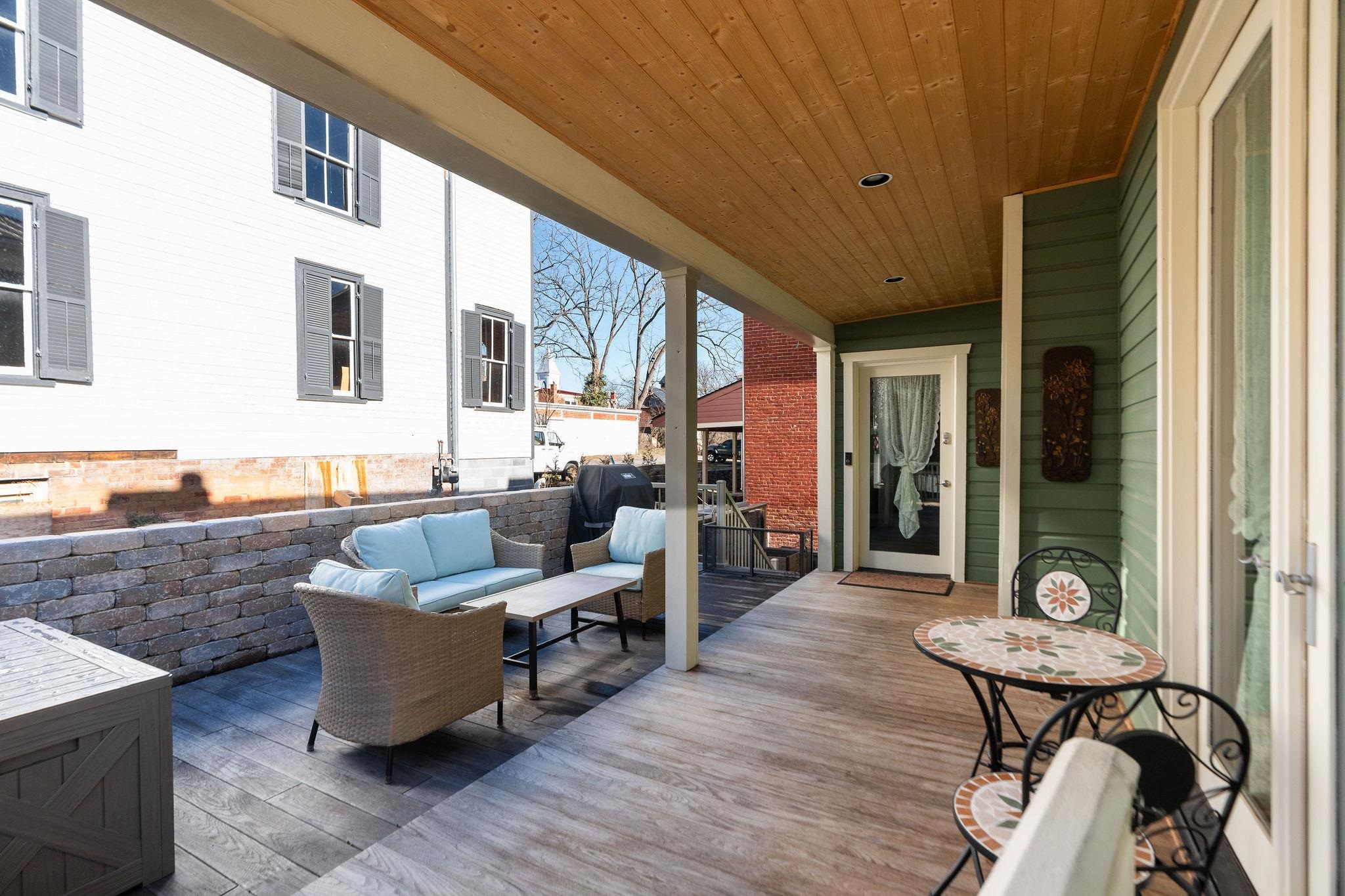 309 W BEVERLEY ST, STAUNTON, Virginia 24401, 3 Bedrooms Bedrooms, ,3 BathroomsBathrooms,Residential,309 W BEVERLEY ST,672546 MLS # 672546