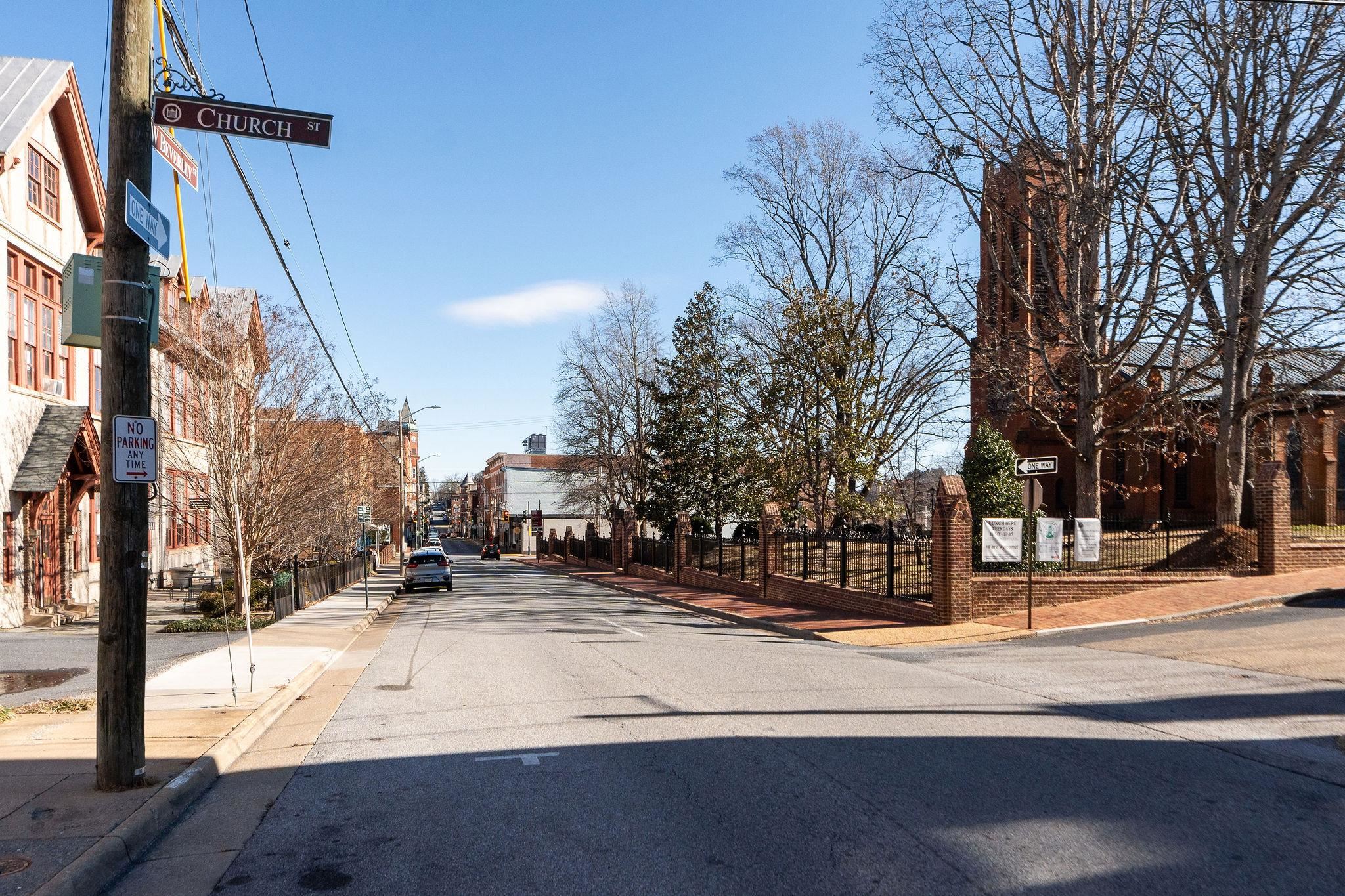 309 W BEVERLEY ST, STAUNTON, Virginia 24401, 3 Bedrooms Bedrooms, ,3 BathroomsBathrooms,Residential,309 W BEVERLEY ST,672546 MLS # 672546