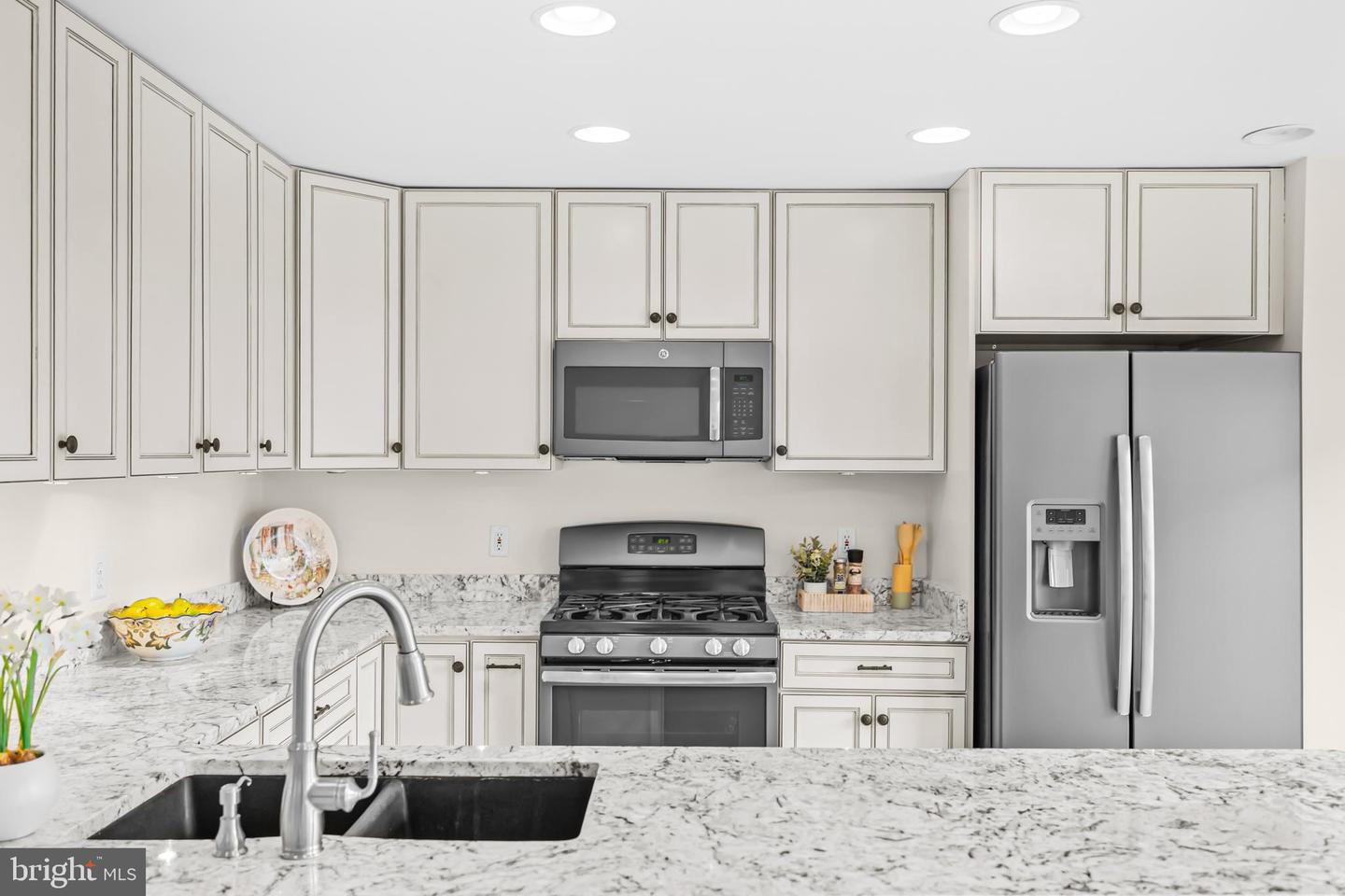 5129 DONOVAN DR, ALEXANDRIA, Virginia 22304, 3 Bedrooms Bedrooms, ,2 BathroomsBathrooms,Residential,For sale,5129 DONOVAN DR,VAAX2052392 MLS # VAAX2052392