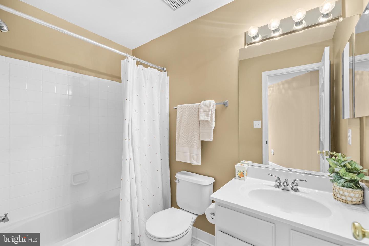 5129 DONOVAN DR, ALEXANDRIA, Virginia 22304, 3 Bedrooms Bedrooms, ,2 BathroomsBathrooms,Residential,For sale,5129 DONOVAN DR,VAAX2052392 MLS # VAAX2052392