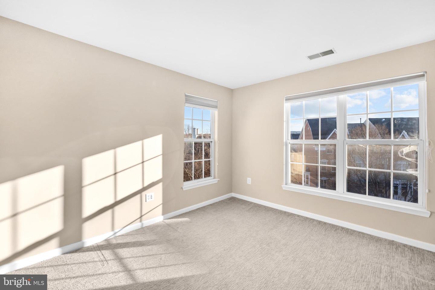 5129 DONOVAN DR, ALEXANDRIA, Virginia 22304, 3 Bedrooms Bedrooms, ,2 BathroomsBathrooms,Residential,For sale,5129 DONOVAN DR,VAAX2052392 MLS # VAAX2052392