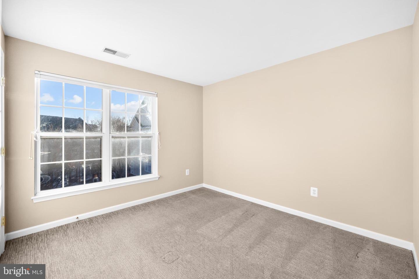 5129 DONOVAN DR, ALEXANDRIA, Virginia 22304, 3 Bedrooms Bedrooms, ,2 BathroomsBathrooms,Residential,For sale,5129 DONOVAN DR,VAAX2052392 MLS # VAAX2052392