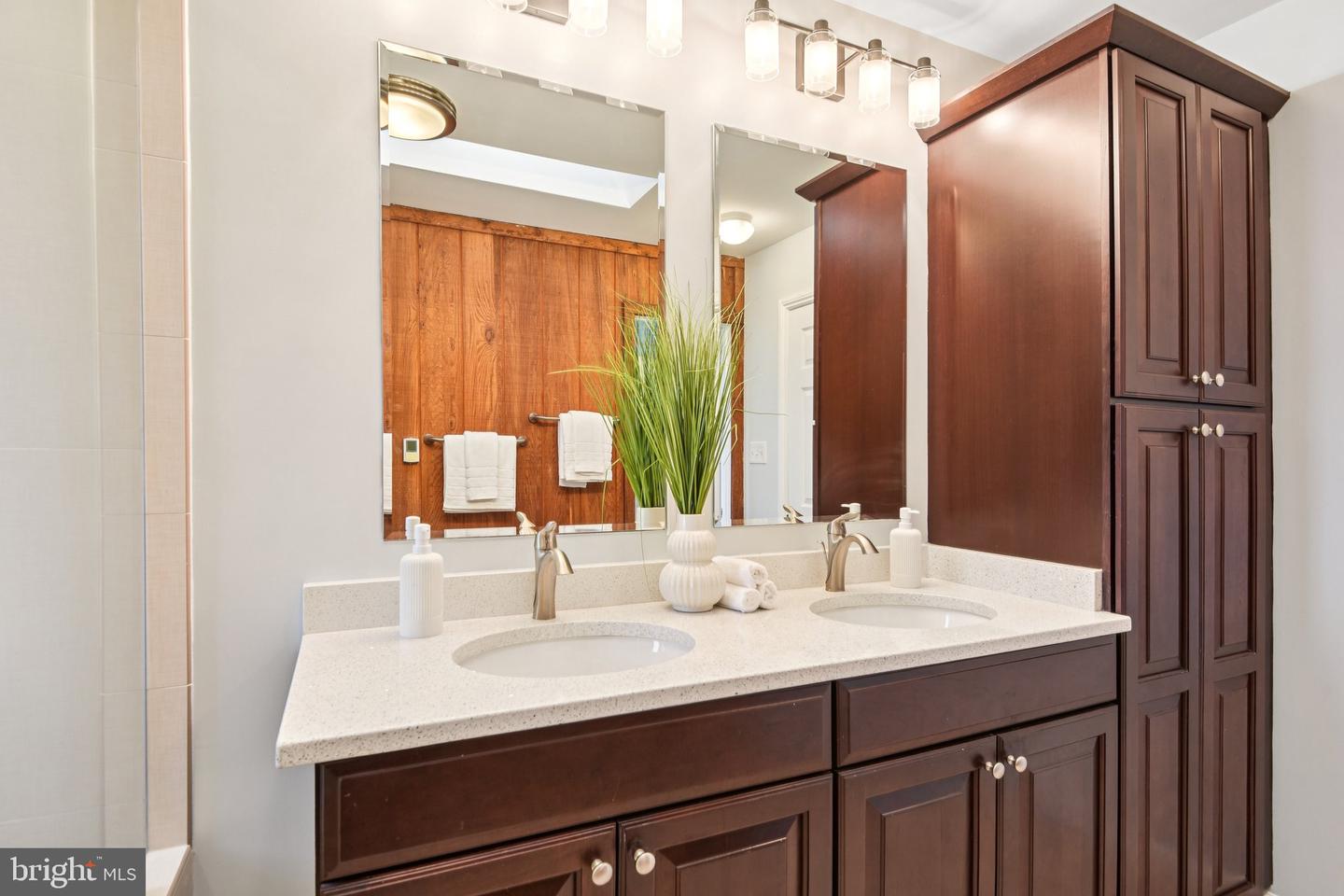 1830 N ODE ST, ARLINGTON, Virginia 22209, 2 Bedrooms Bedrooms, ,2 BathroomsBathrooms,Residential,For sale,1830 N ODE ST,VAAR2066870 MLS # VAAR2066870