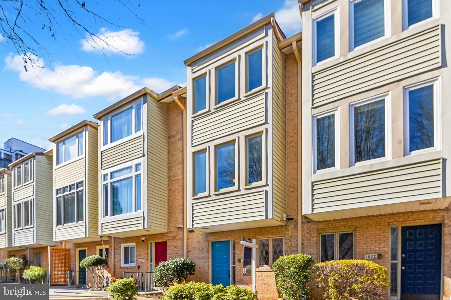 1830 N ODE ST, ARLINGTON, Virginia 22209, 2 Bedrooms Bedrooms, ,2 BathroomsBathrooms,Residential,For sale,1830 N ODE ST,VAAR2066870 MLS # VAAR2066870