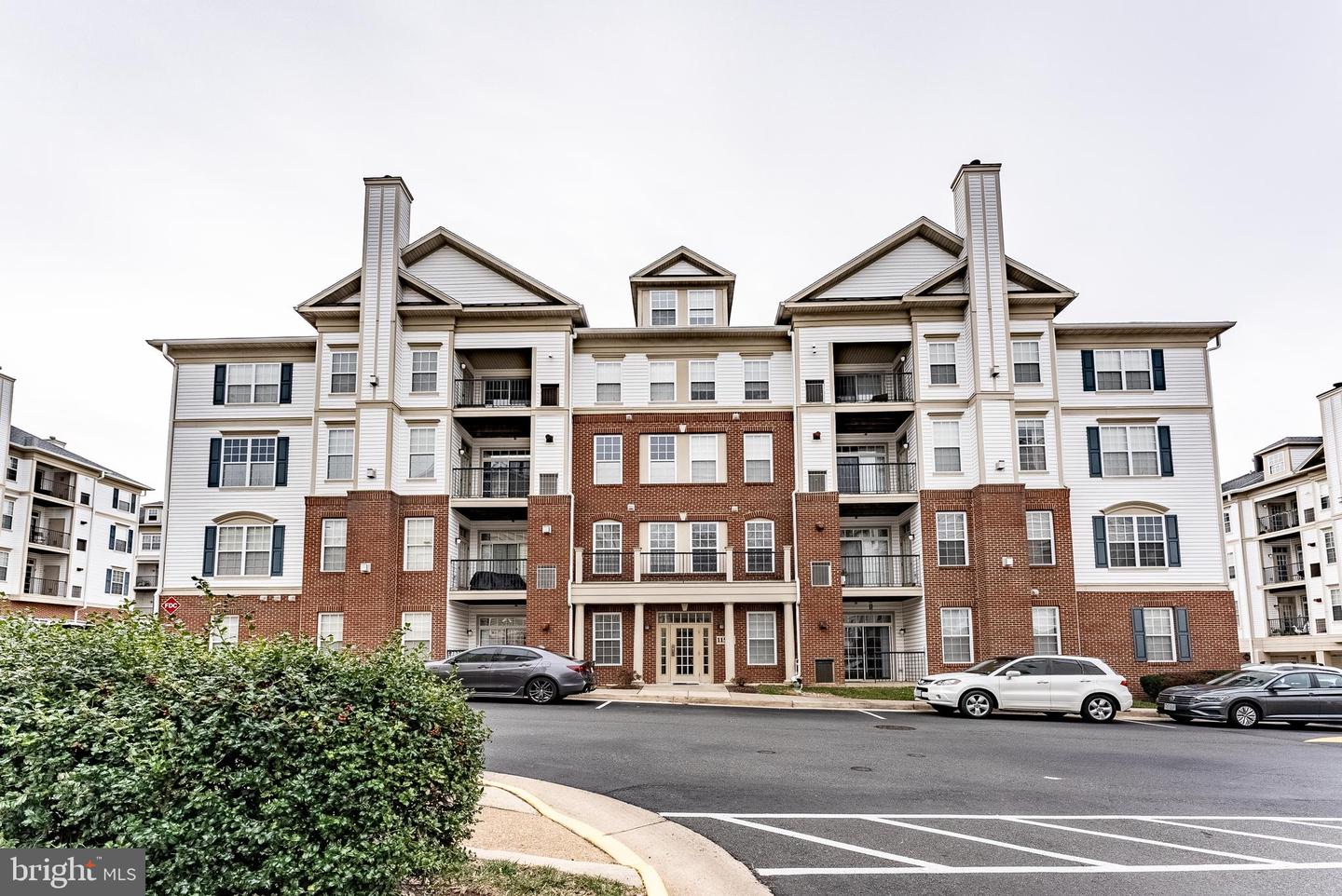 11575 CAVALIER LANDING CT #301, FAIRFAX, Virginia 22030, 2 Bedrooms Bedrooms, ,2 BathroomsBathrooms,Residential,For sale,11575 CAVALIER LANDING CT #301,VAFX2282648 MLS # VAFX2282648