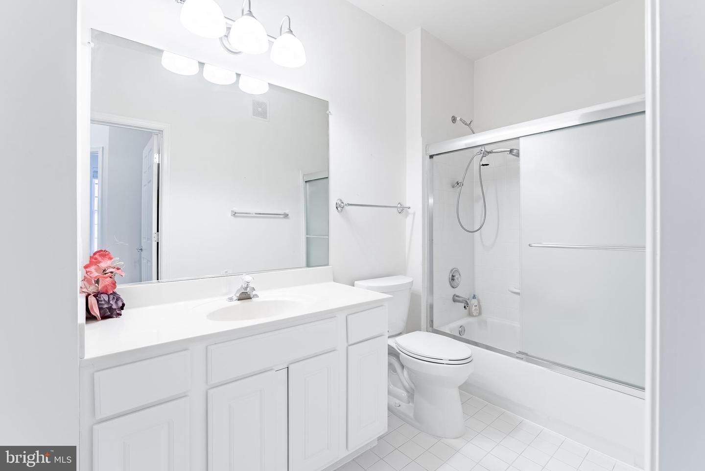 11575 CAVALIER LANDING CT #301, FAIRFAX, Virginia 22030, 2 Bedrooms Bedrooms, ,2 BathroomsBathrooms,Residential,For sale,11575 CAVALIER LANDING CT #301,VAFX2282648 MLS # VAFX2282648