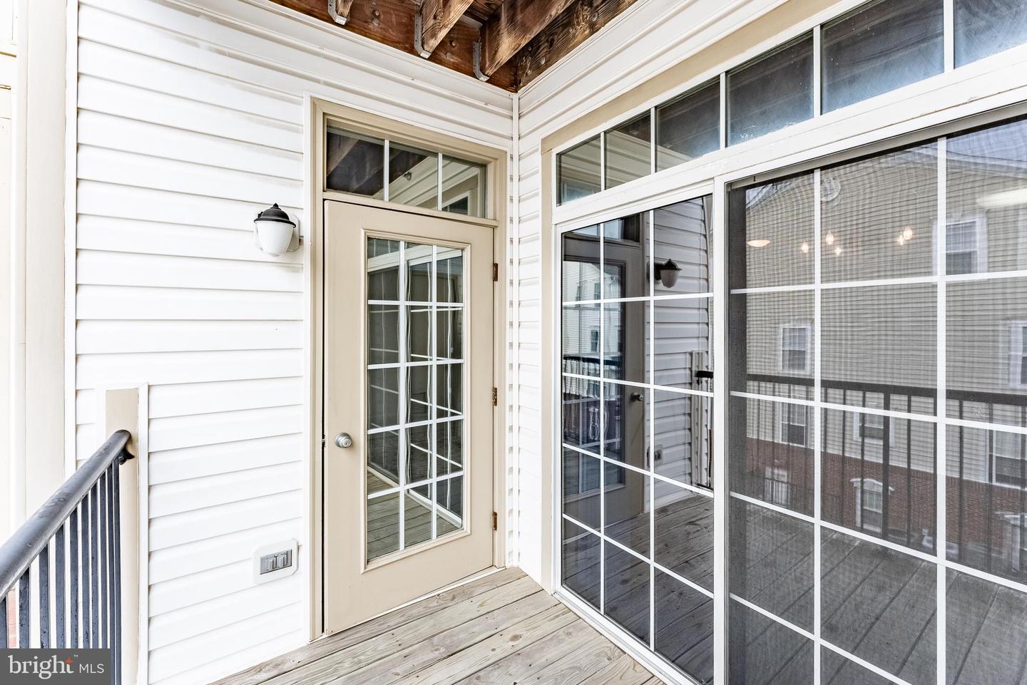 11575 CAVALIER LANDING CT #301, FAIRFAX, Virginia 22030, 2 Bedrooms Bedrooms, ,2 BathroomsBathrooms,Residential,For sale,11575 CAVALIER LANDING CT #301,VAFX2282648 MLS # VAFX2282648