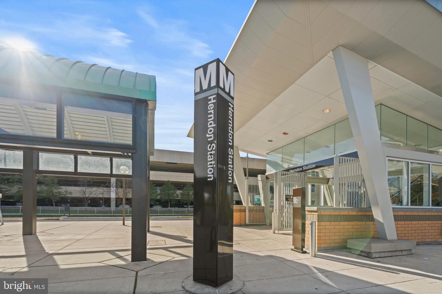 12925 CENTRE PARK CIR #304, HERNDON, Virginia 20171, 2 Bedrooms Bedrooms, 5 Rooms Rooms,2 BathroomsBathrooms,Residential,For sale,12925 CENTRE PARK CIR #304,VAFX2282746 MLS # VAFX2282746