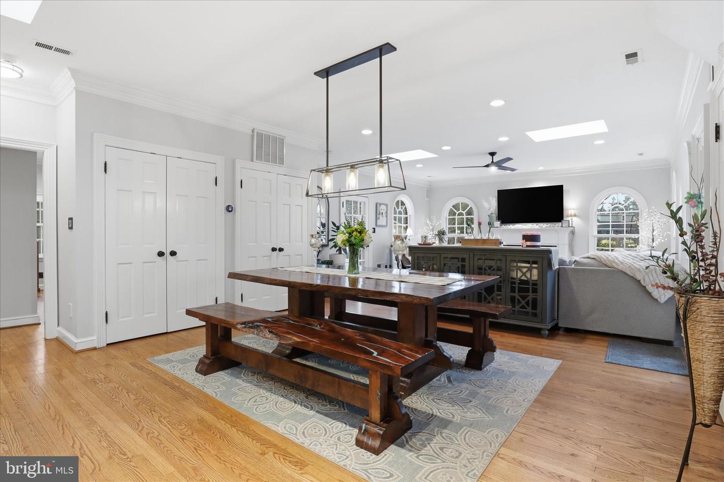 8712 LEA LN, ALEXANDRIA, Virginia 22309, 5 Bedrooms Bedrooms, ,3 BathroomsBathrooms,Residential,For sale,8712 LEA LN,VAFX2283336 MLS # VAFX2283336