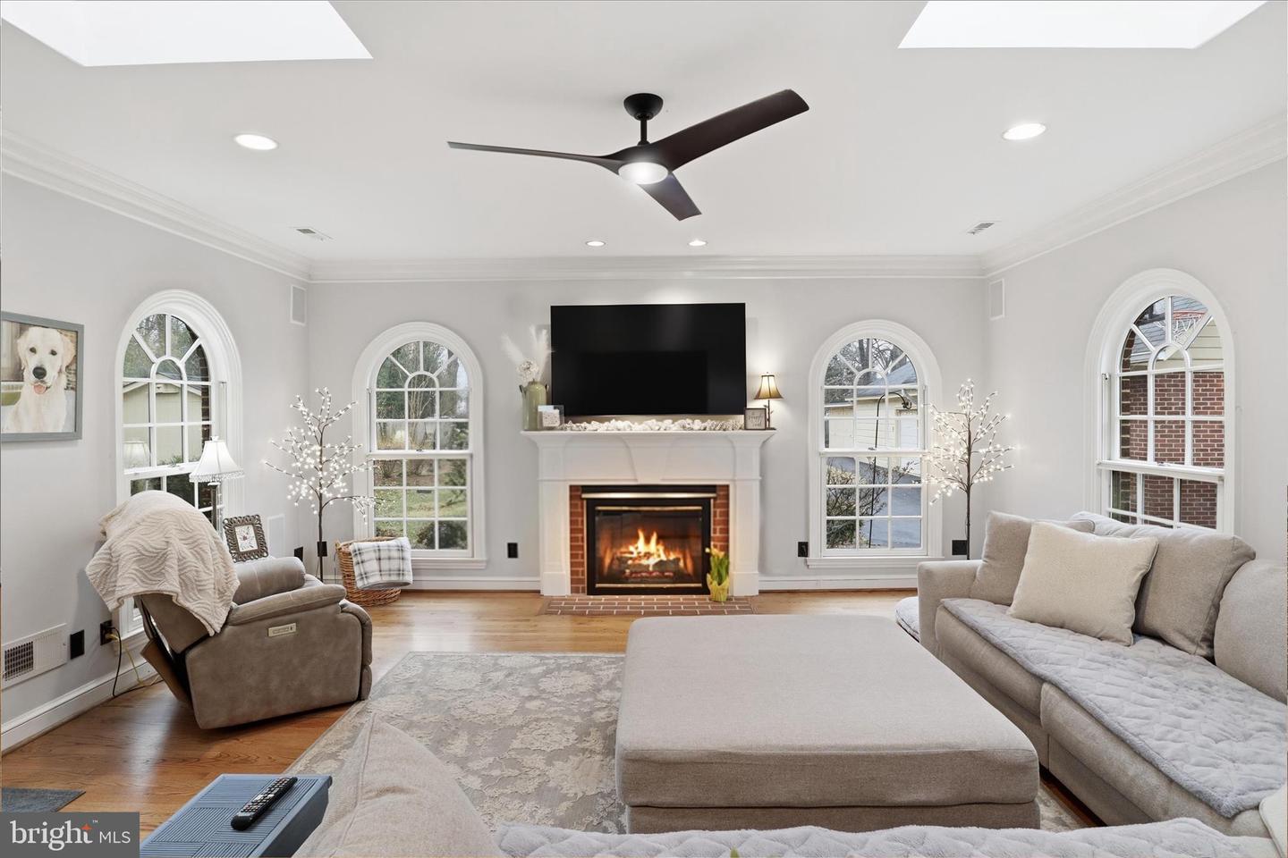 8712 LEA LN, ALEXANDRIA, Virginia 22309, 5 Bedrooms Bedrooms, ,3 BathroomsBathrooms,Residential,For sale,8712 LEA LN,VAFX2283336 MLS # VAFX2283336