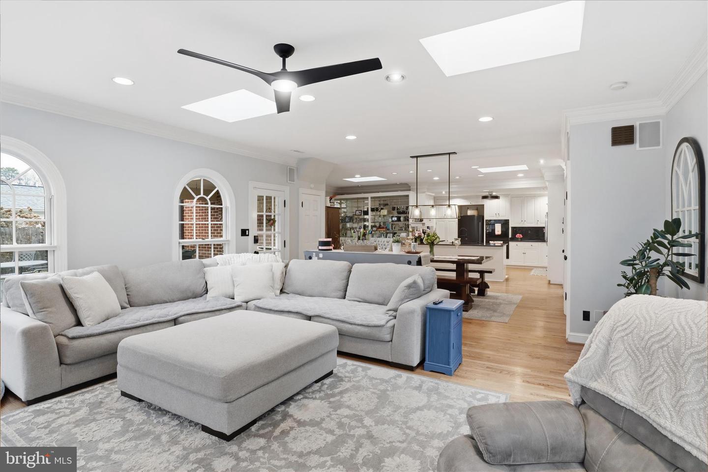 8712 LEA LN, ALEXANDRIA, Virginia 22309, 5 Bedrooms Bedrooms, ,3 BathroomsBathrooms,Residential,For sale,8712 LEA LN,VAFX2283336 MLS # VAFX2283336