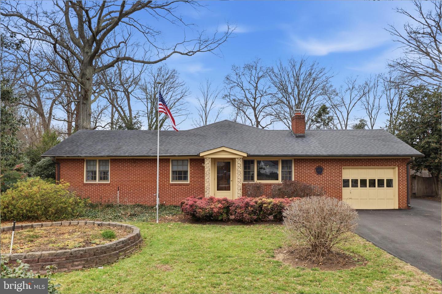 8712 LEA LN, ALEXANDRIA, Virginia 22309, 5 Bedrooms Bedrooms, ,3 BathroomsBathrooms,Residential,For sale,8712 LEA LN,VAFX2283336 MLS # VAFX2283336