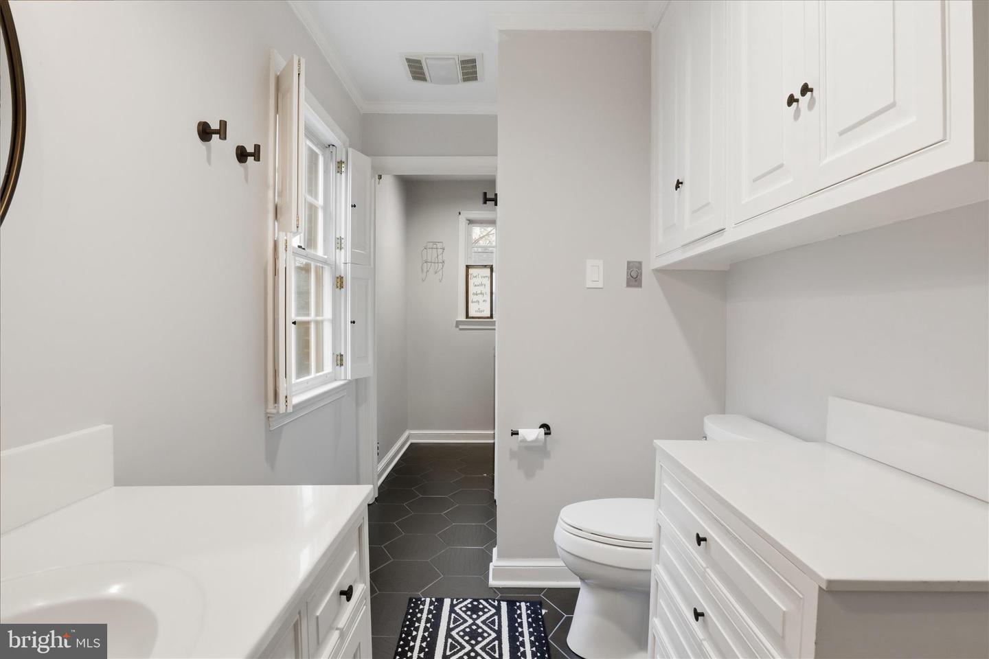 8712 LEA LN, ALEXANDRIA, Virginia 22309, 5 Bedrooms Bedrooms, ,3 BathroomsBathrooms,Residential,For sale,8712 LEA LN,VAFX2283336 MLS # VAFX2283336