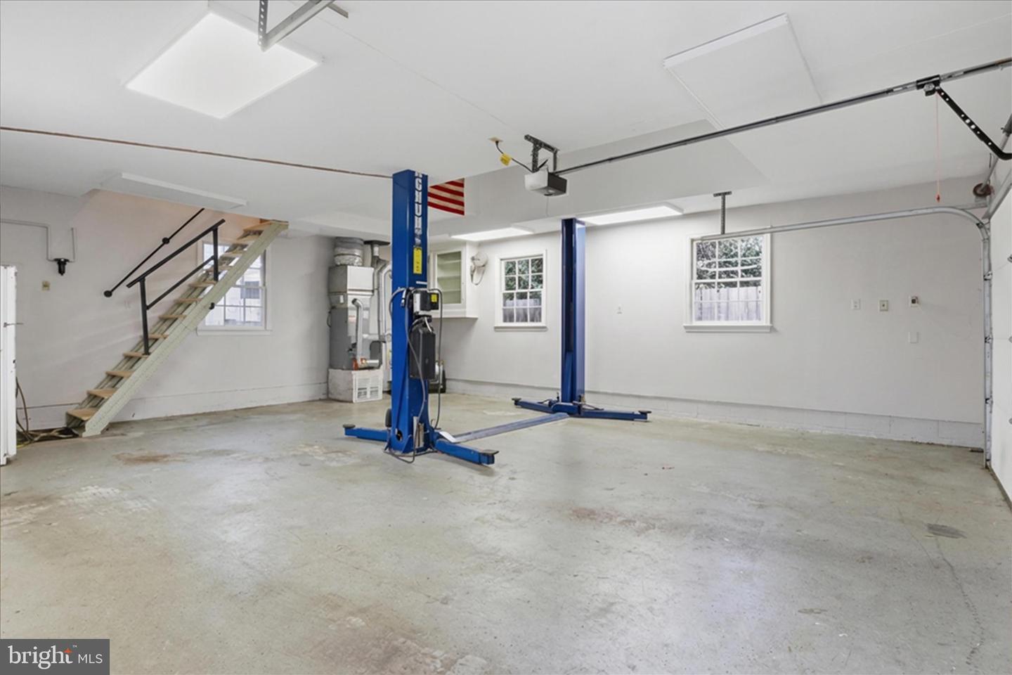 8712 LEA LN, ALEXANDRIA, Virginia 22309, 5 Bedrooms Bedrooms, ,3 BathroomsBathrooms,Residential,For sale,8712 LEA LN,VAFX2283336 MLS # VAFX2283336