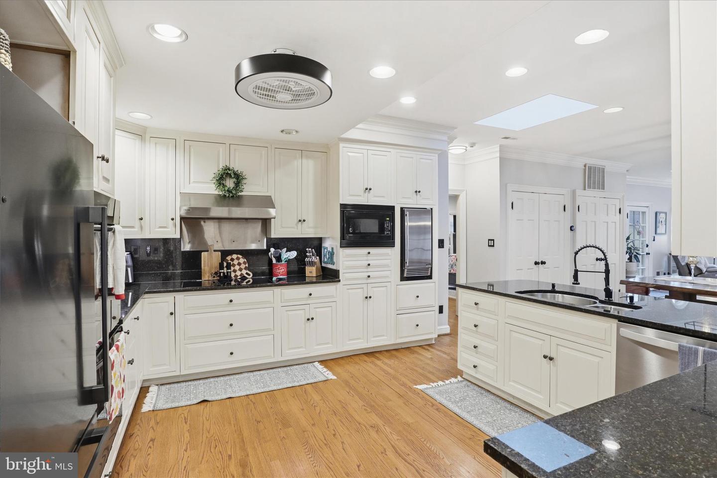 8712 LEA LN, ALEXANDRIA, Virginia 22309, 5 Bedrooms Bedrooms, ,3 BathroomsBathrooms,Residential,For sale,8712 LEA LN,VAFX2283336 MLS # VAFX2283336