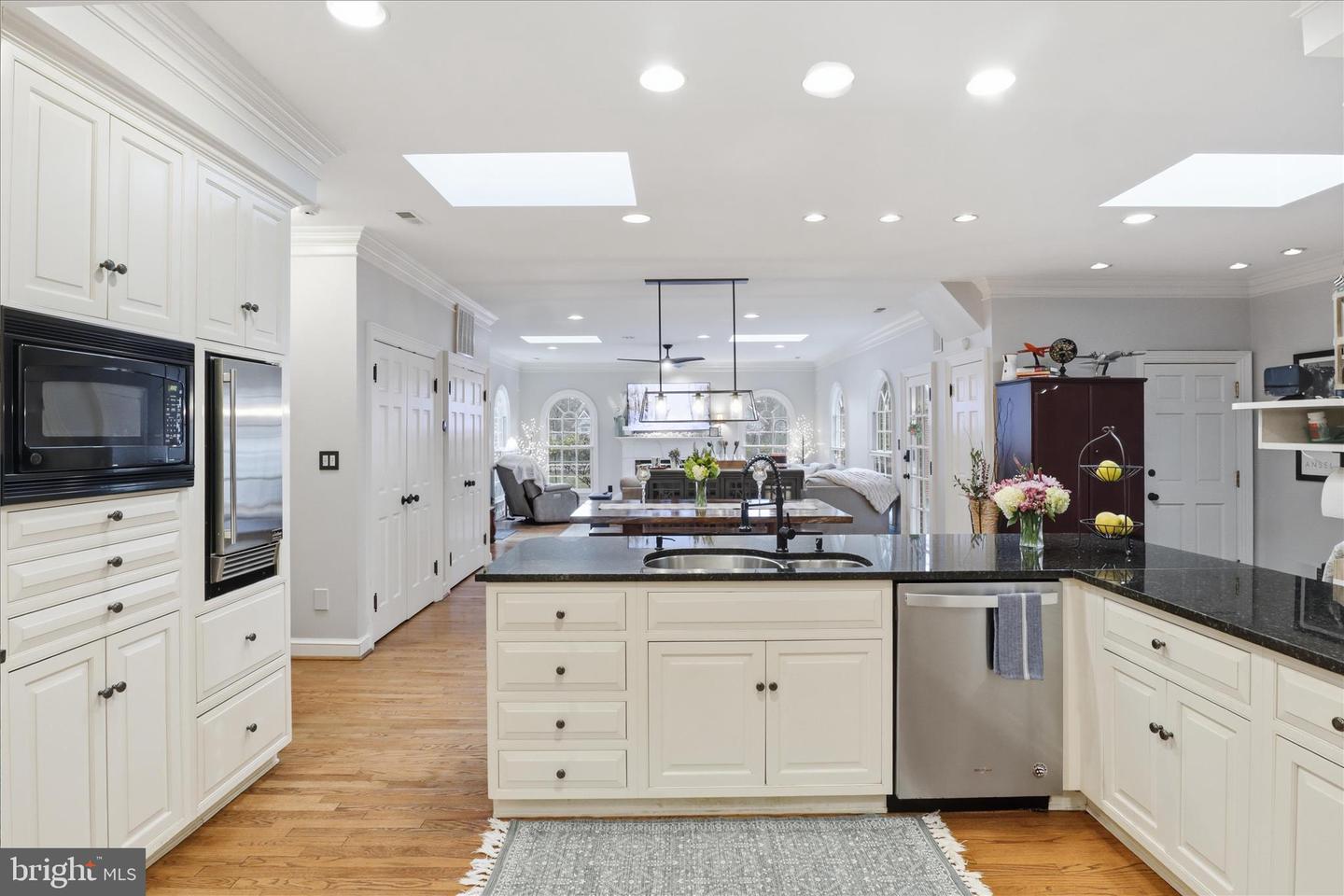 8712 LEA LN, ALEXANDRIA, Virginia 22309, 5 Bedrooms Bedrooms, ,3 BathroomsBathrooms,Residential,For sale,8712 LEA LN,VAFX2283336 MLS # VAFX2283336