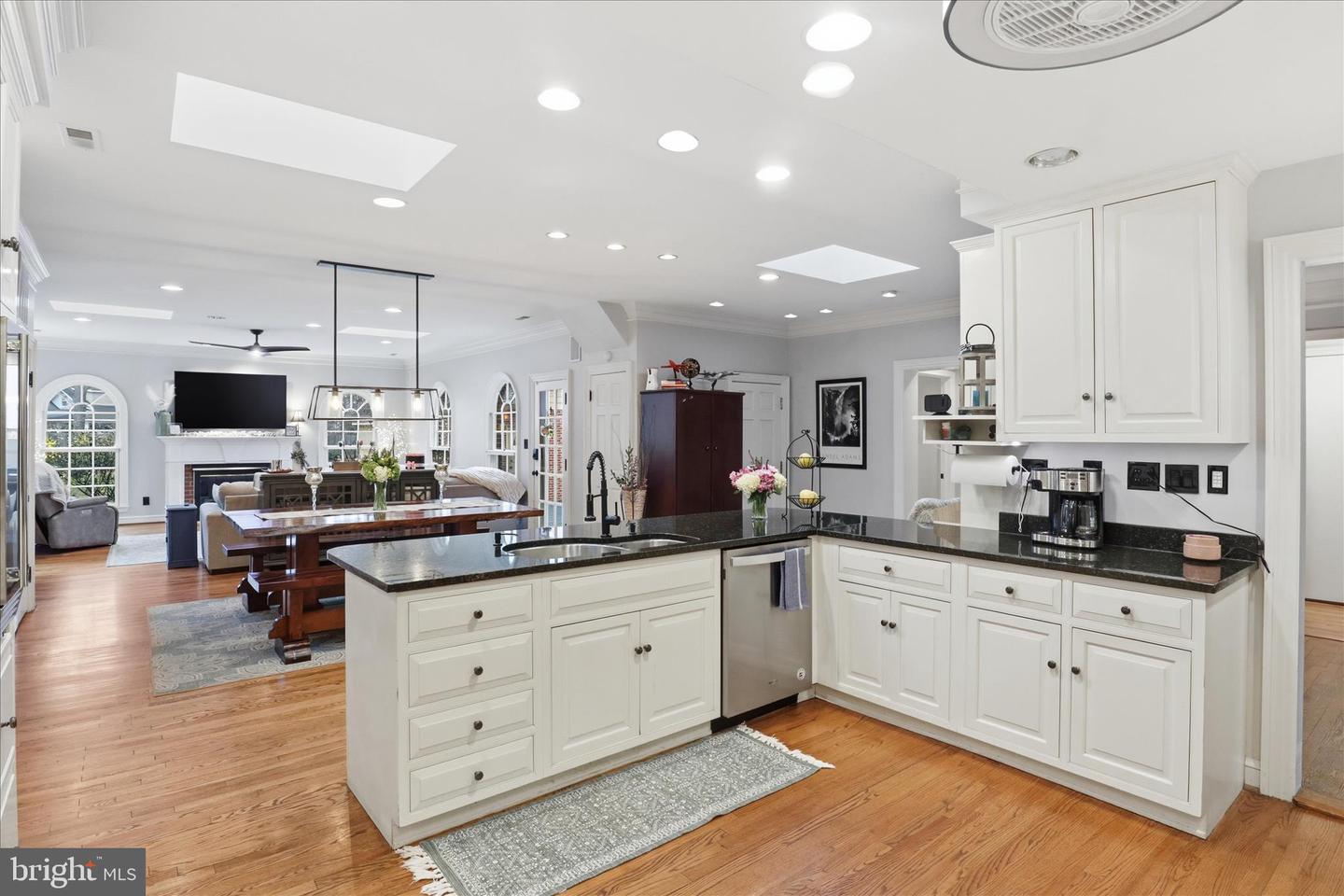 8712 LEA LN, ALEXANDRIA, Virginia 22309, 5 Bedrooms Bedrooms, ,3 BathroomsBathrooms,Residential,For sale,8712 LEA LN,VAFX2283336 MLS # VAFX2283336