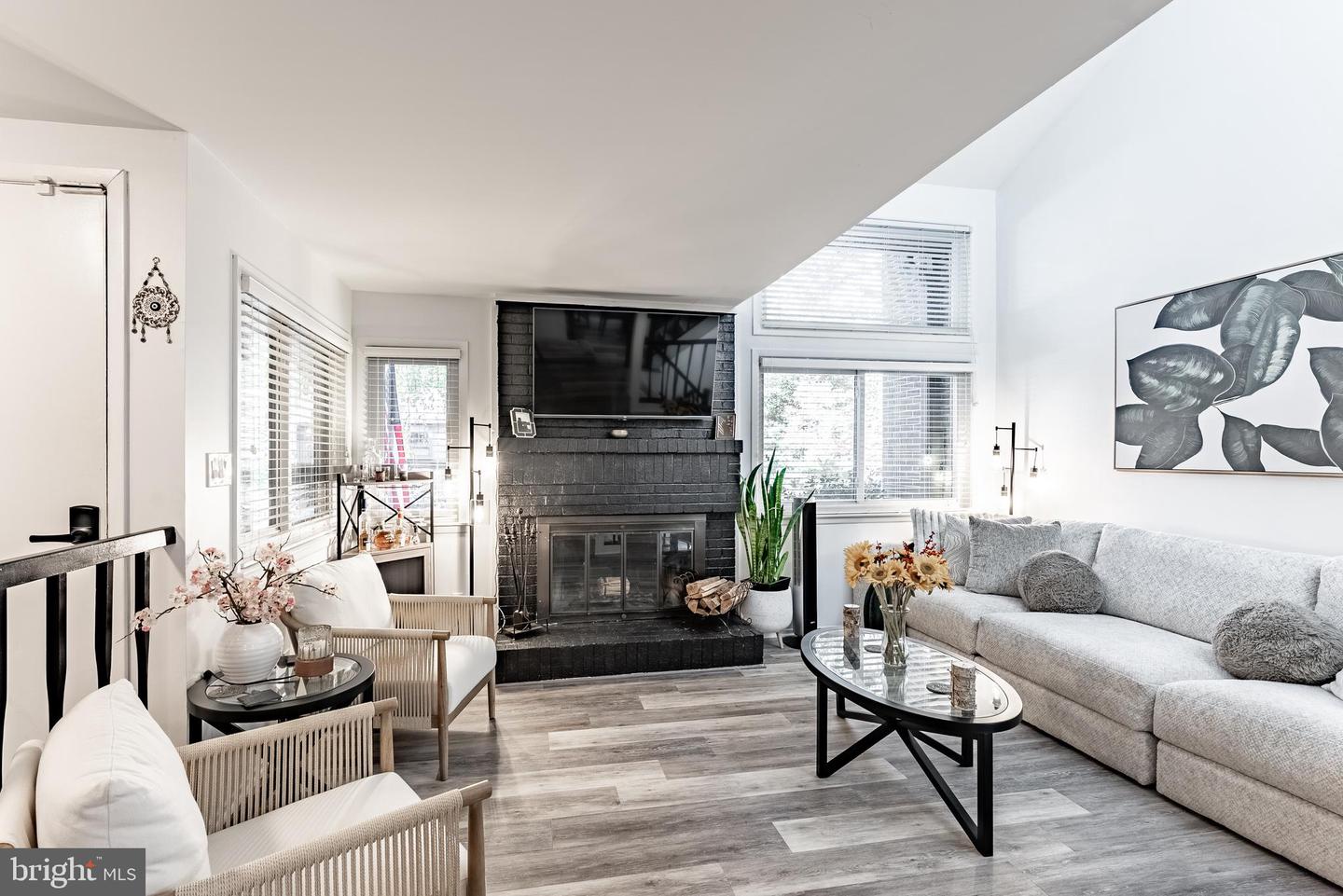 2045 WINGED FOOT CT, RESTON, Virginia 20191, 3 Bedrooms Bedrooms, ,2 BathroomsBathrooms,Residential,For sale,2045 WINGED FOOT CT,VAFX2284564 MLS # VAFX2284564