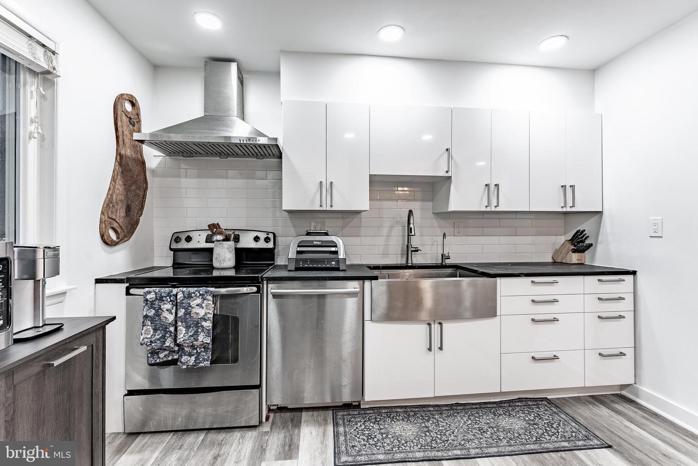 2045 WINGED FOOT CT, RESTON, Virginia 20191, 3 Bedrooms Bedrooms, ,2 BathroomsBathrooms,Residential,For sale,2045 WINGED FOOT CT,VAFX2284564 MLS # VAFX2284564